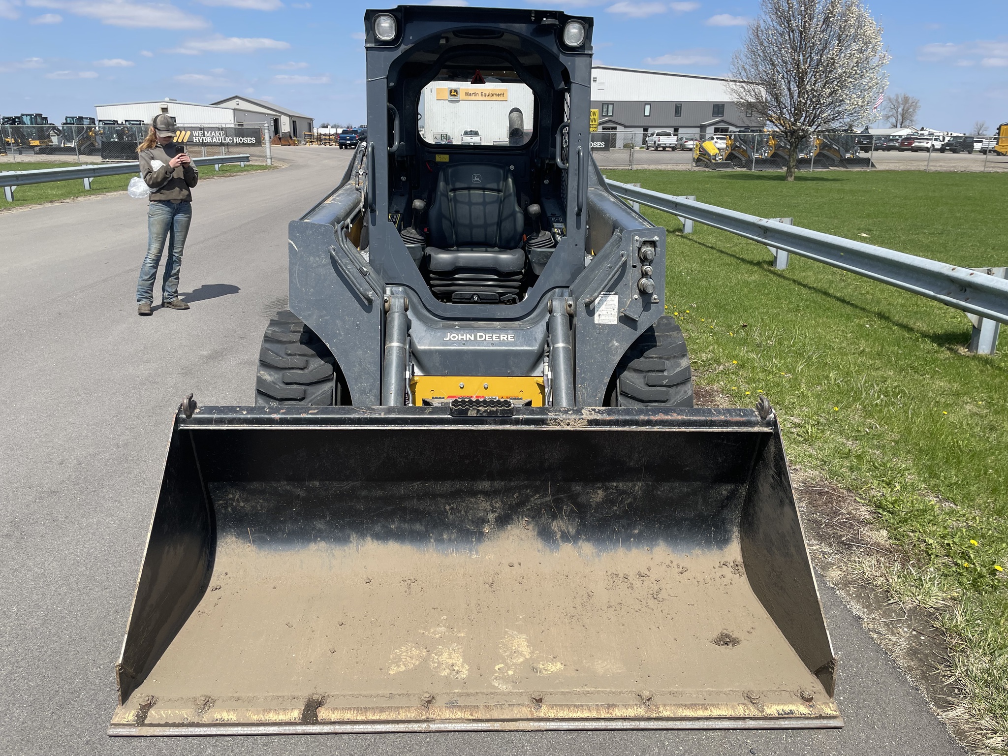 2024 John Deere 324G Image 6