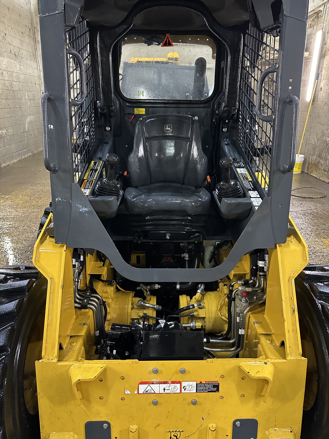 2024 John Deere 324G Image 8