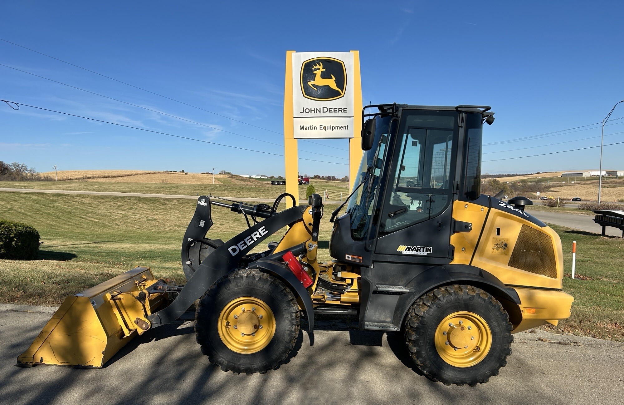 2020 John Deere 244L Image 5