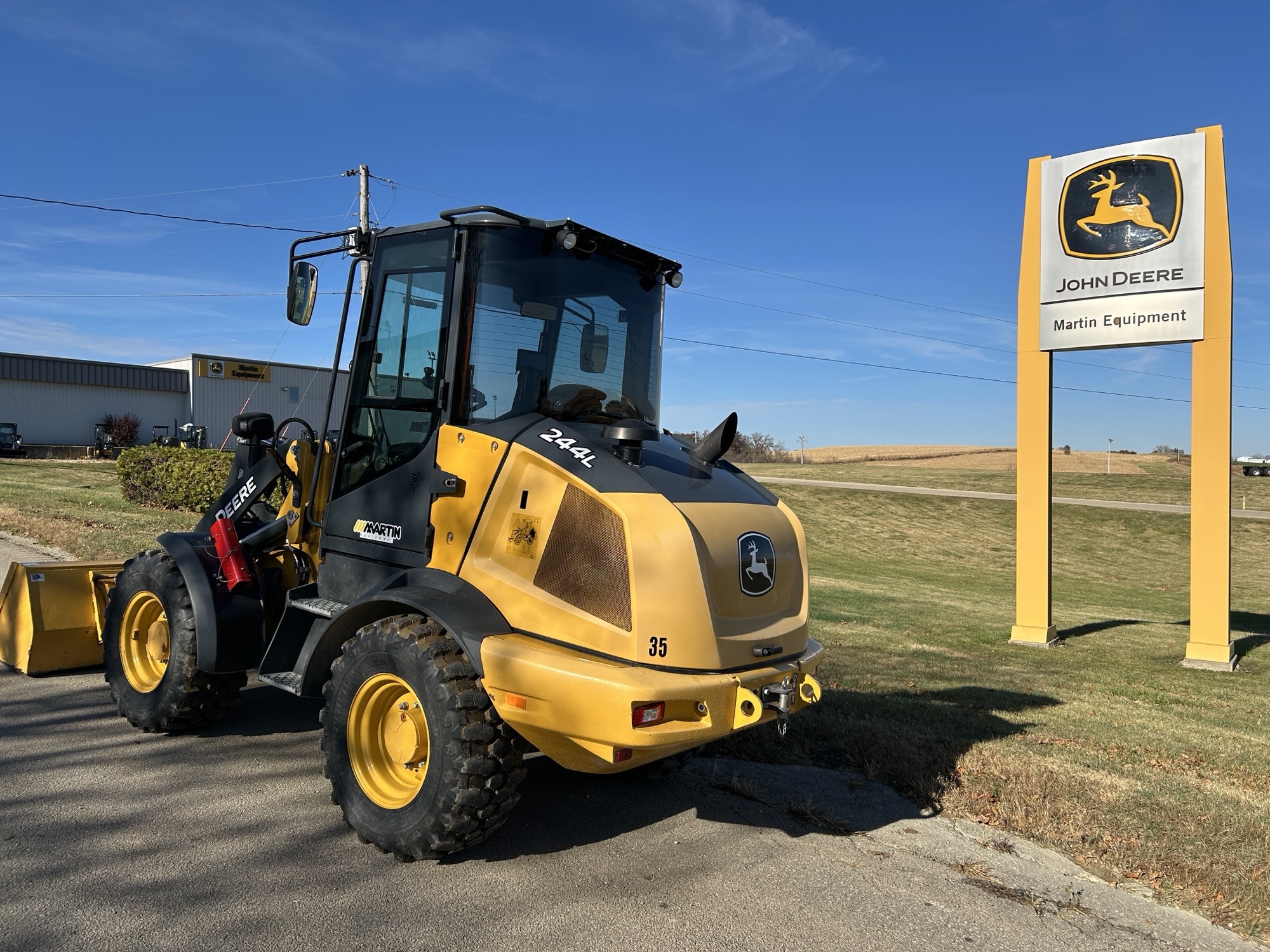 2020 John Deere 244L Image 4