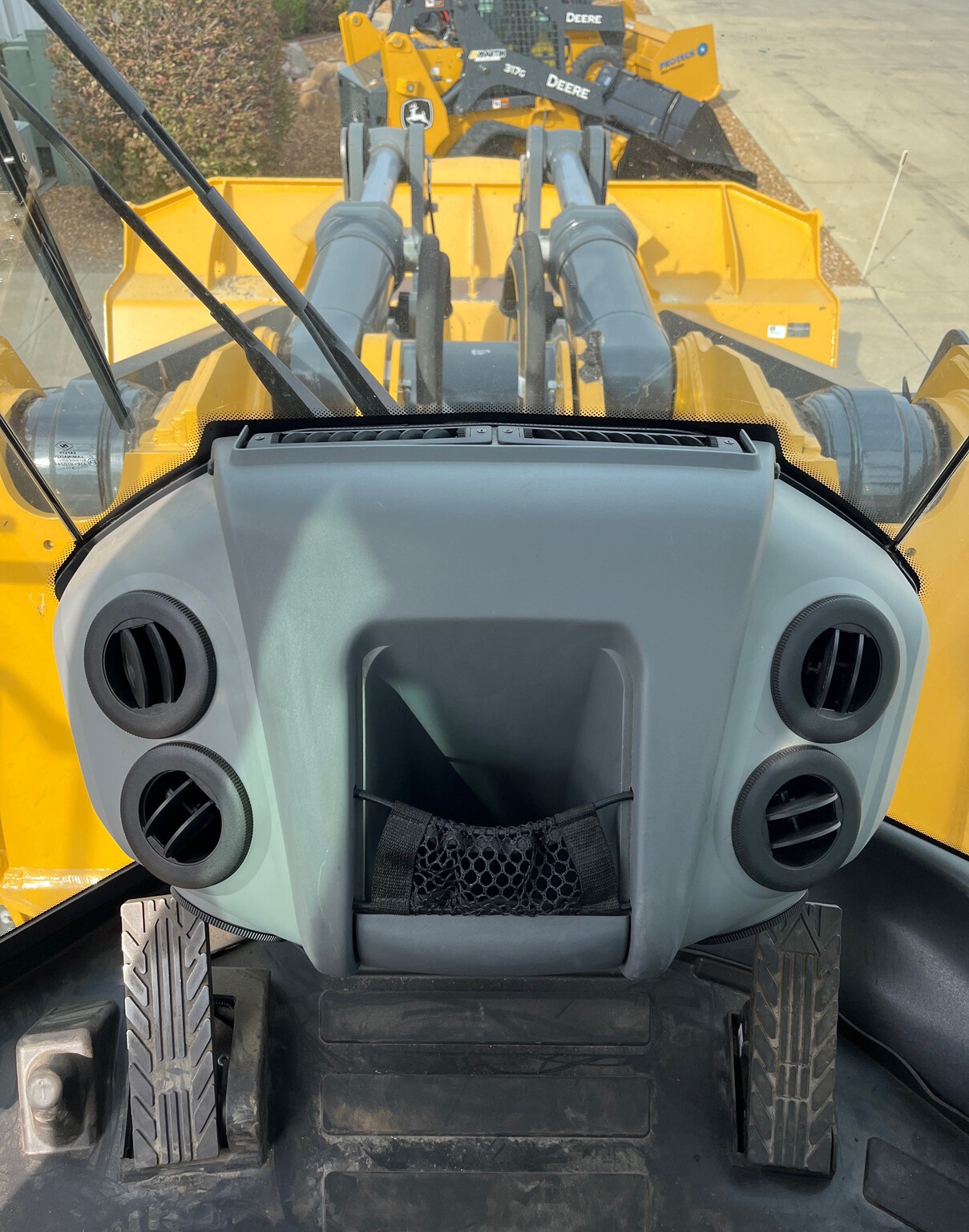 2023 John Deere 844 P Image 10