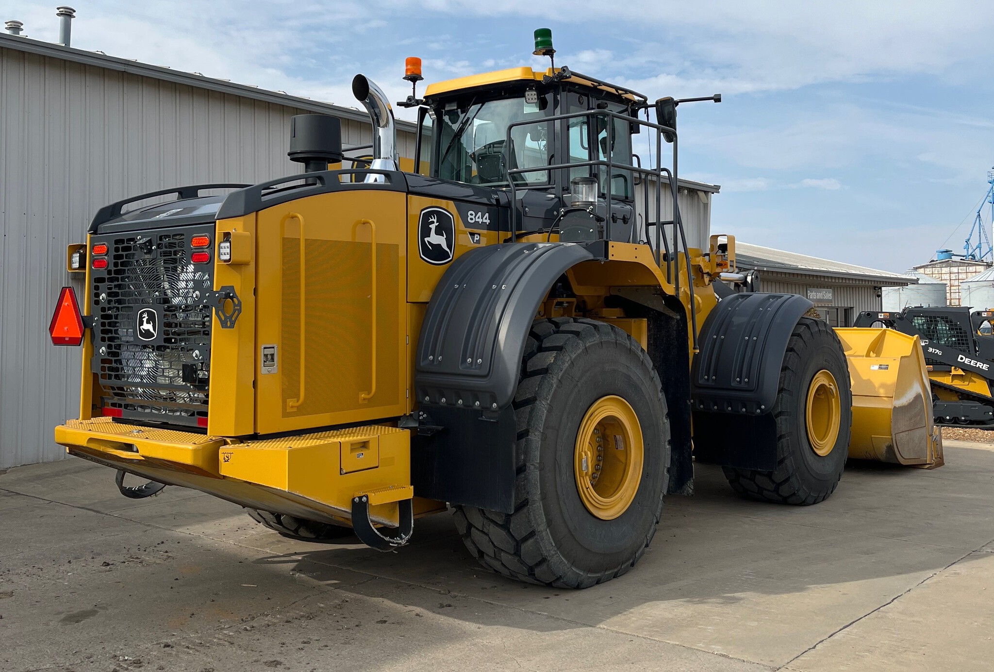 2023 John Deere 844 P Image 7