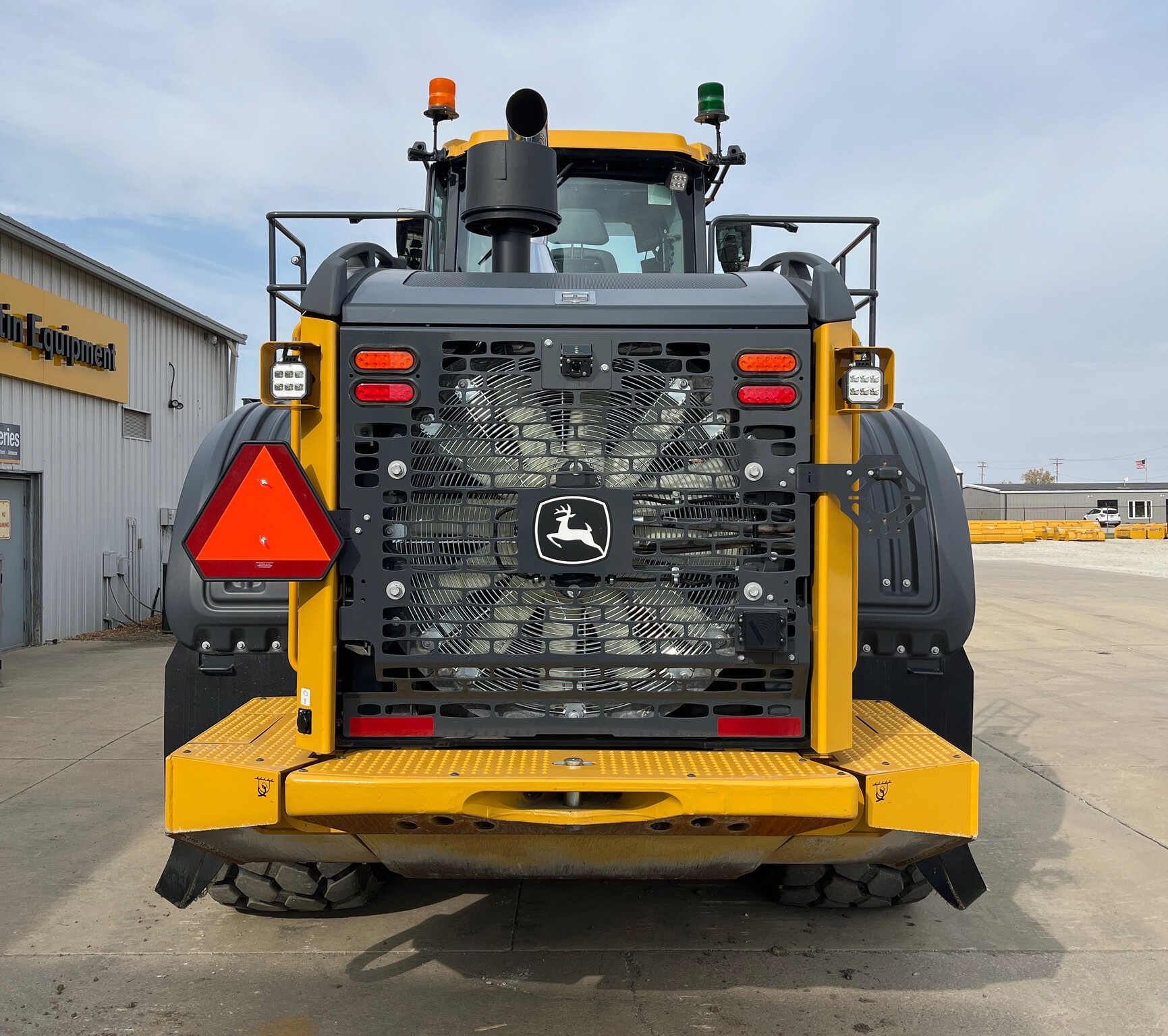 2023 John Deere 844 P Image 8