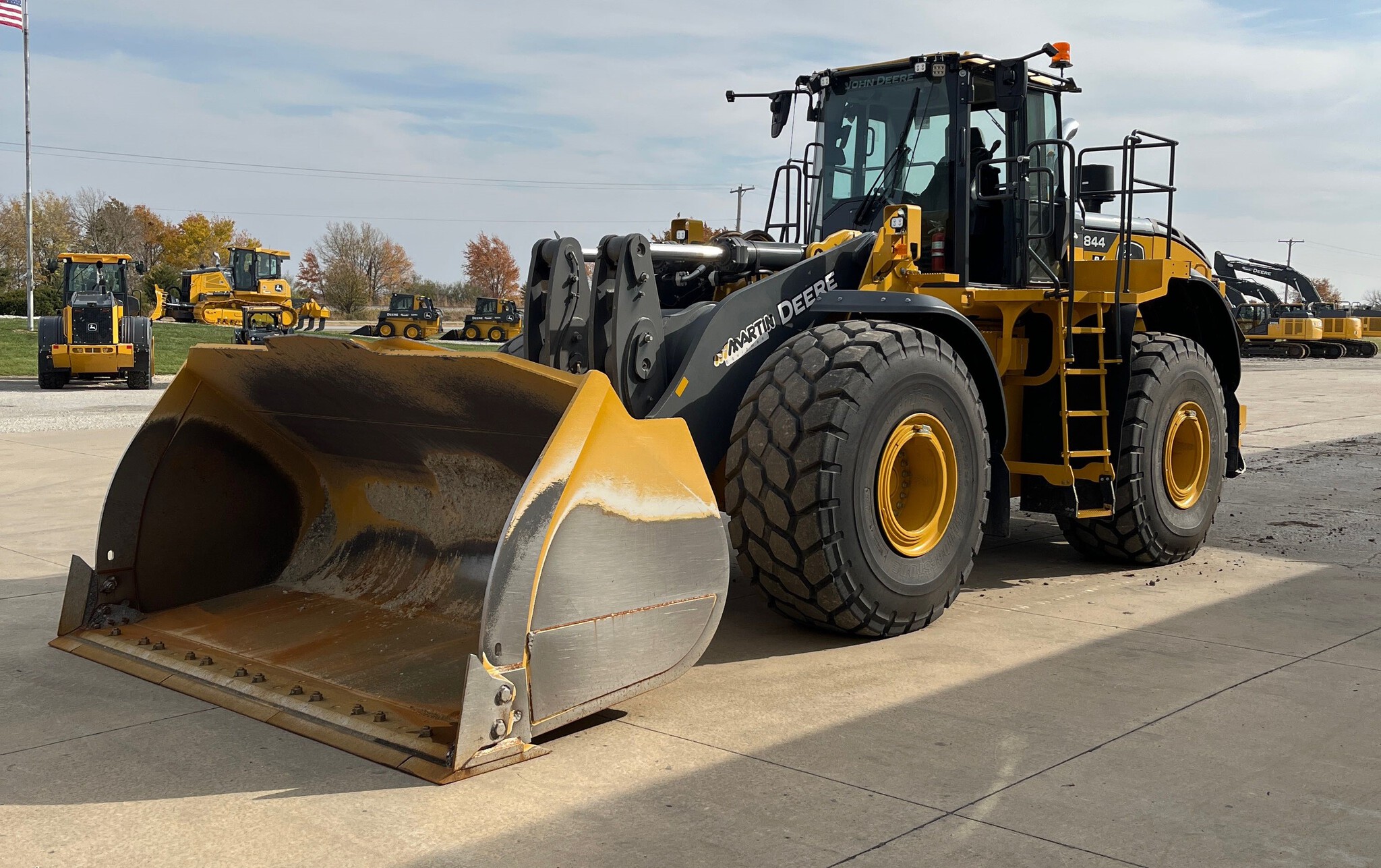 2023 John Deere 844 P Image 6