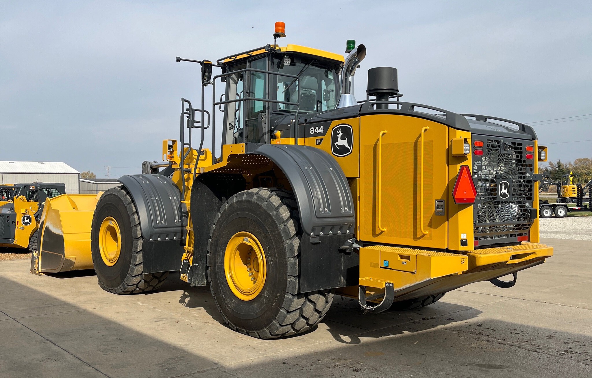 2023 John Deere 844 P Image 4