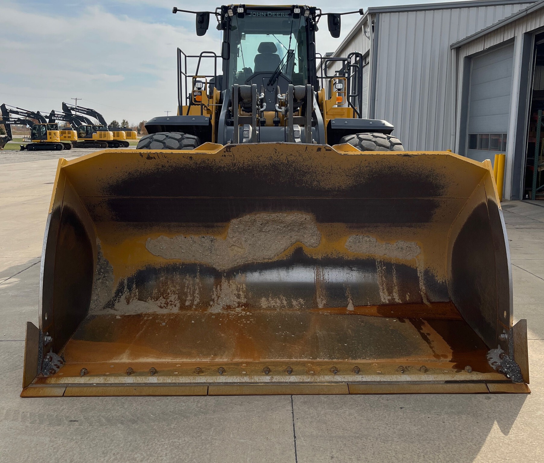 2023 John Deere 844 P Image 9