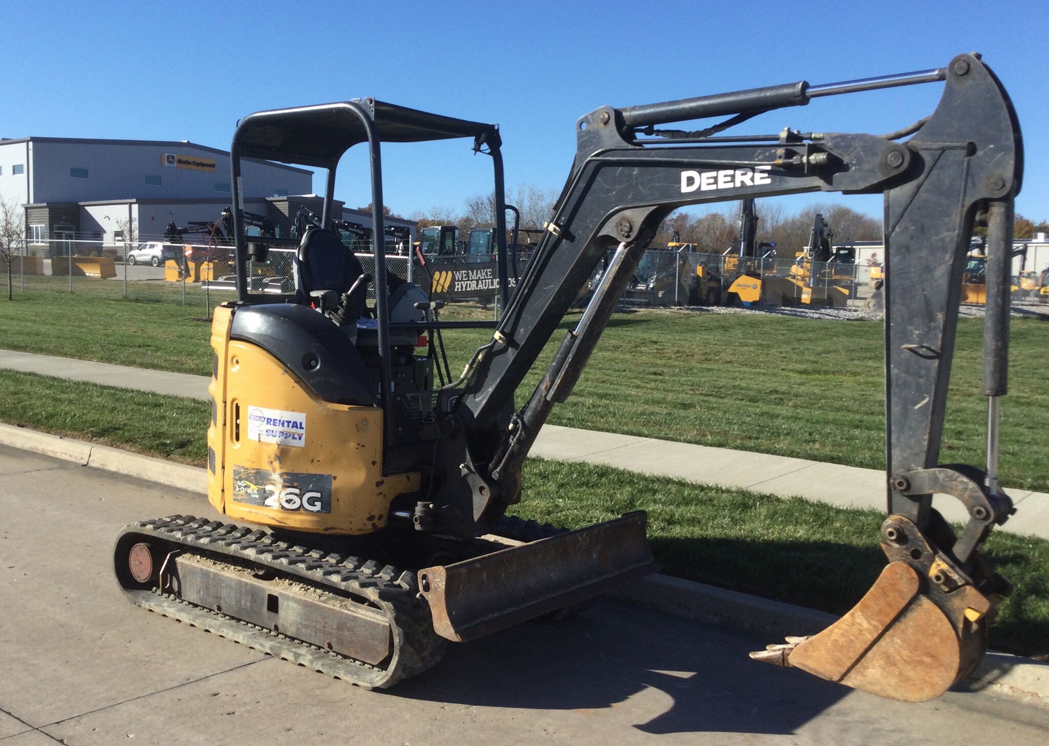 2016 John Deere 26G Image 2