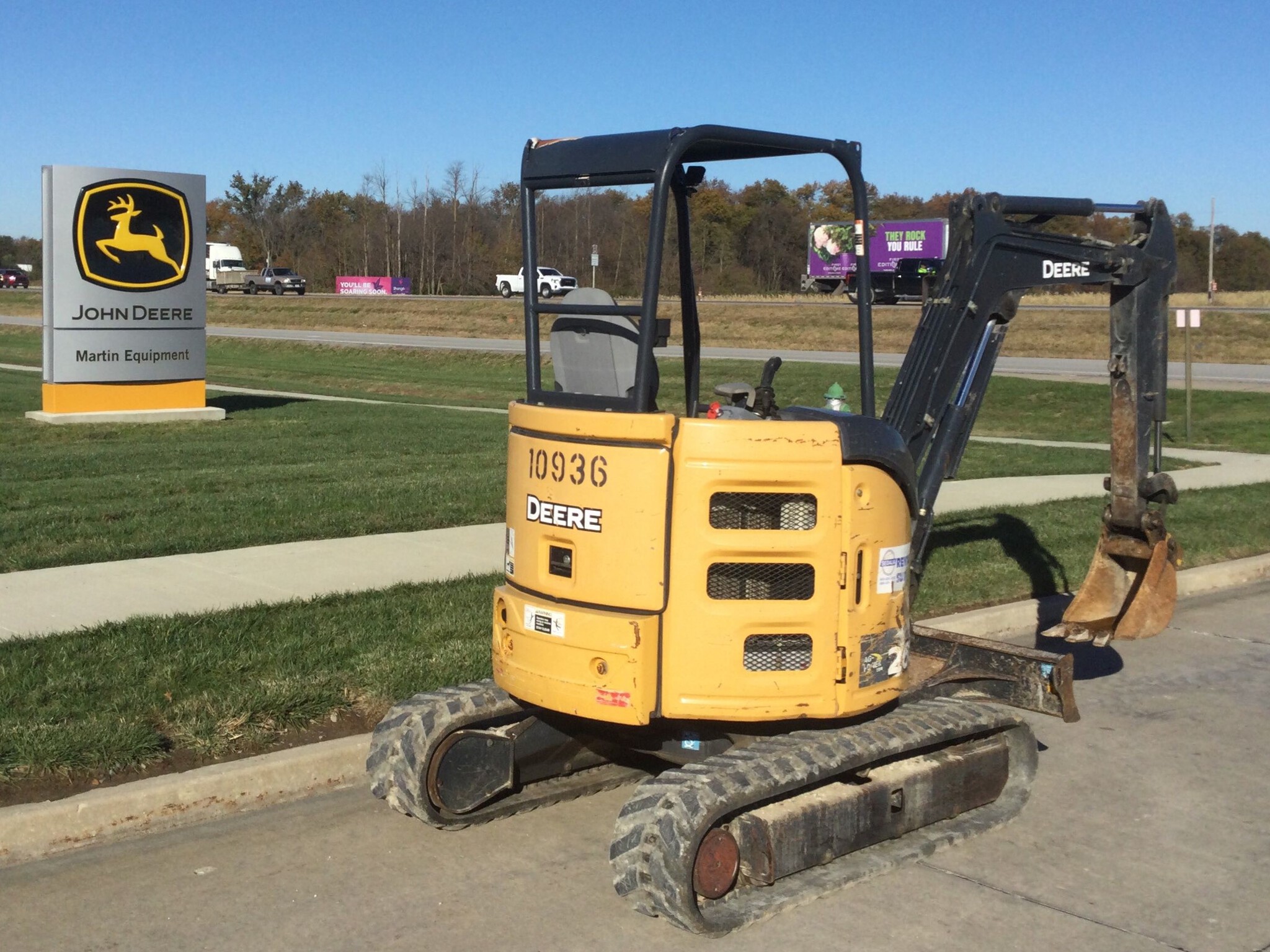 2016 John Deere 26G Image 3