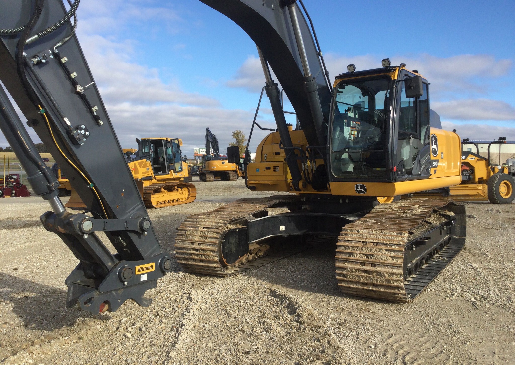 2023 John Deere 300 P Image 1