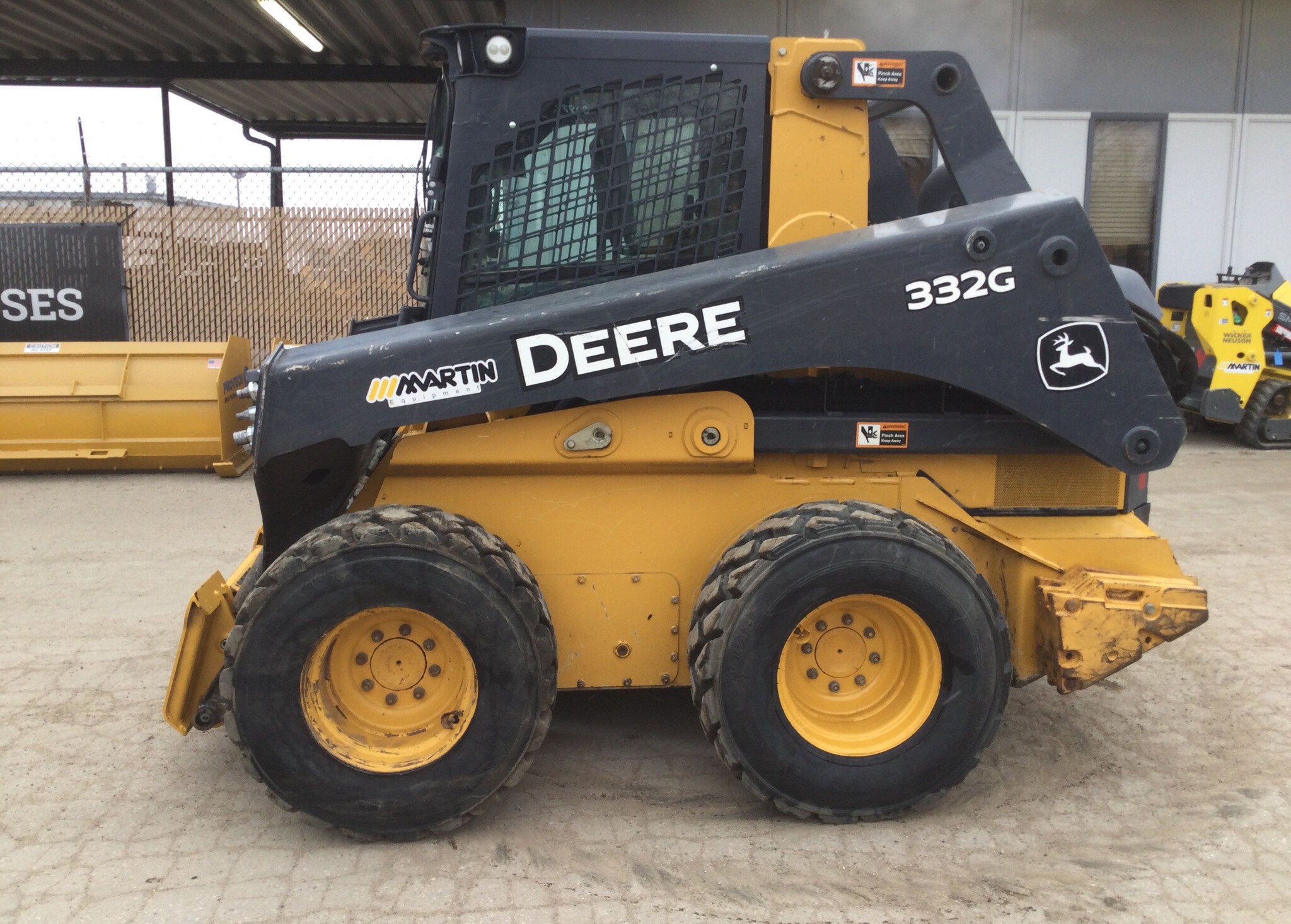 2020 John Deere 332G Image 1
