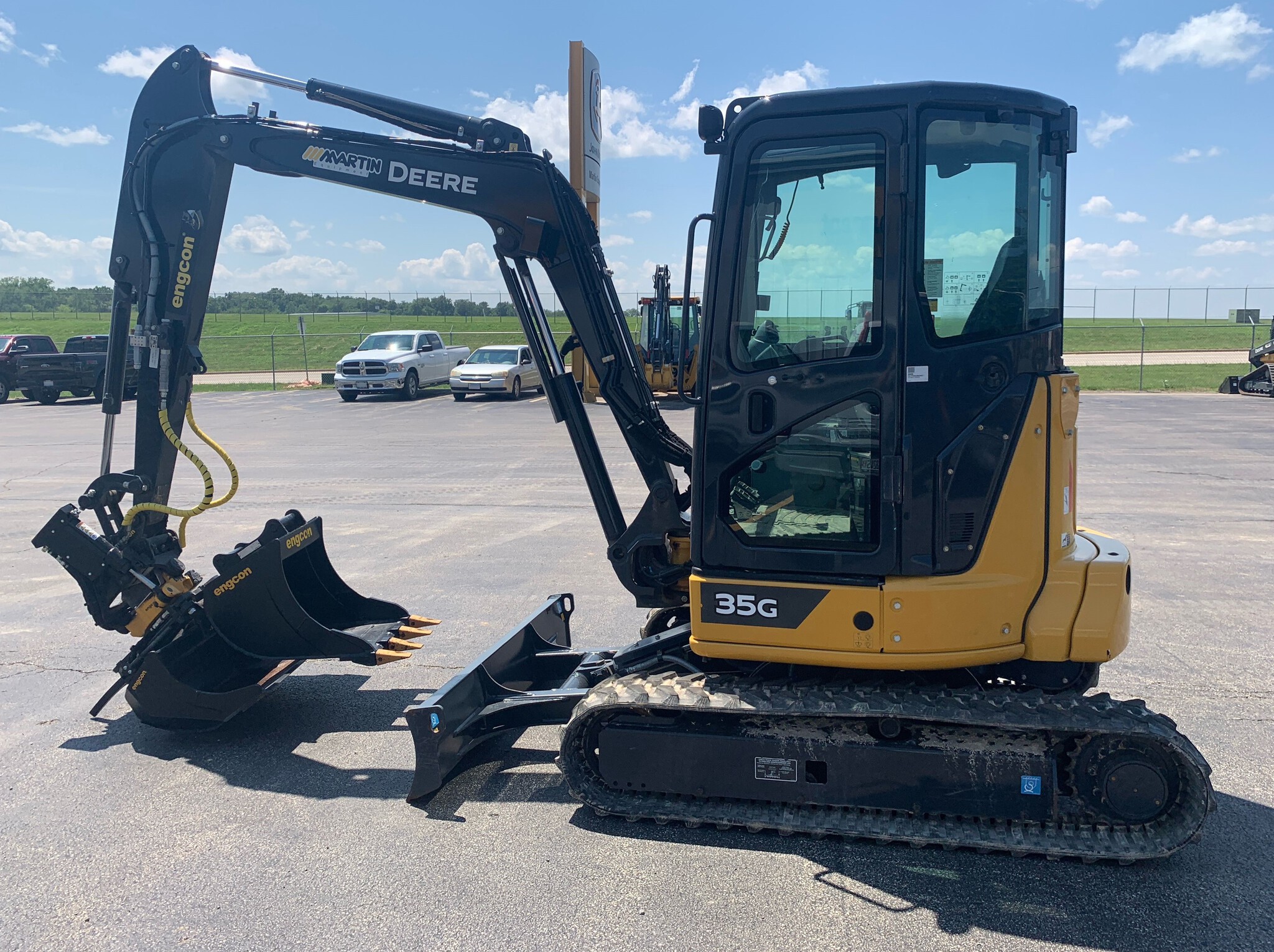 2023 John Deere 35G Image 2