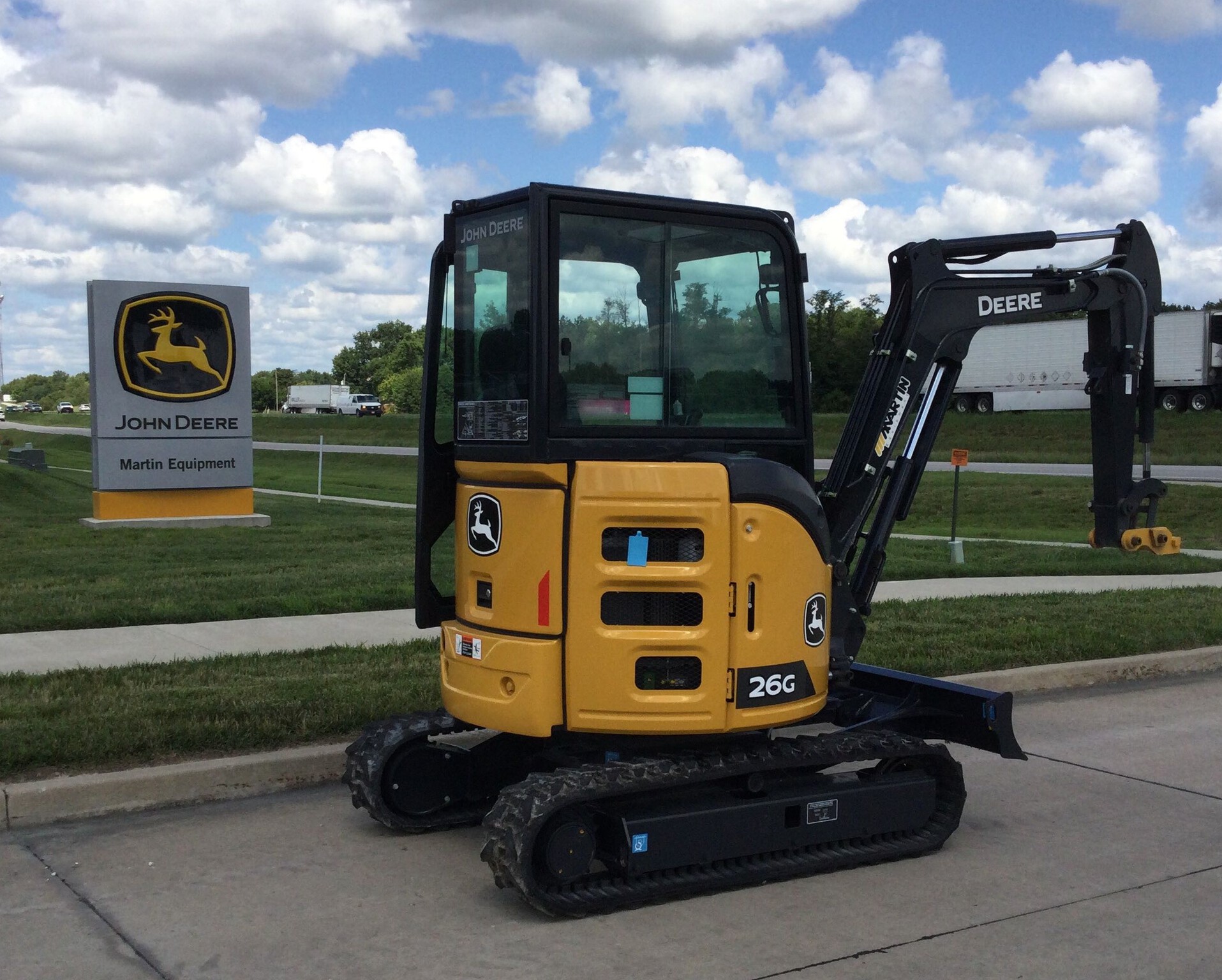 2023 John Deere 26G Image 3