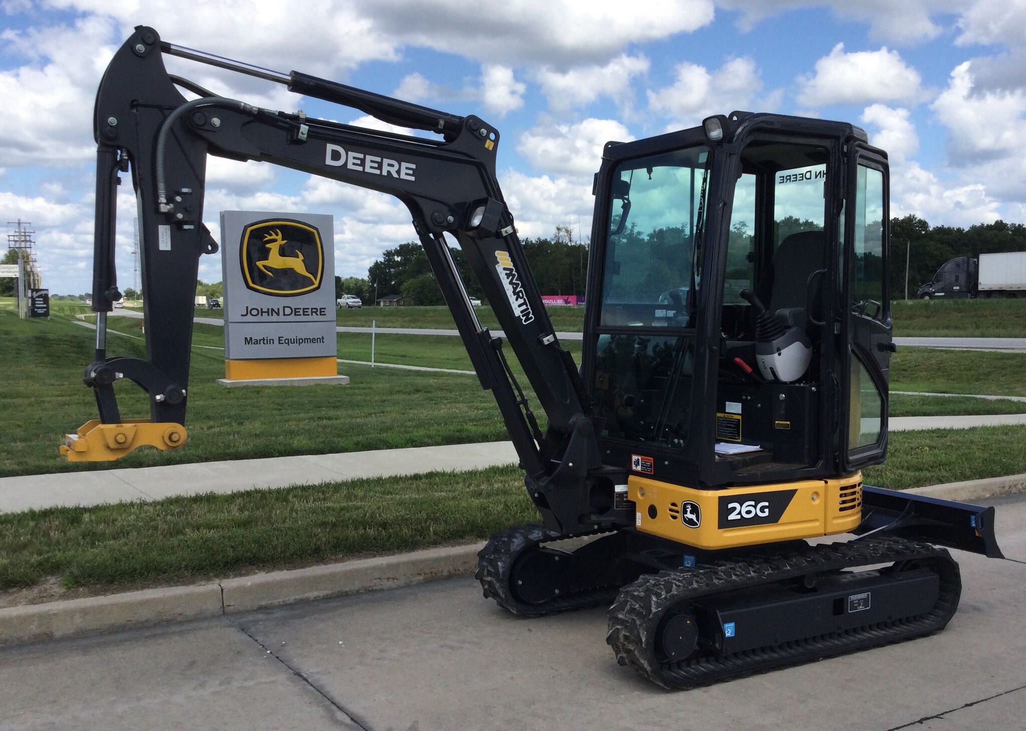 2023 John Deere 26G Image 6