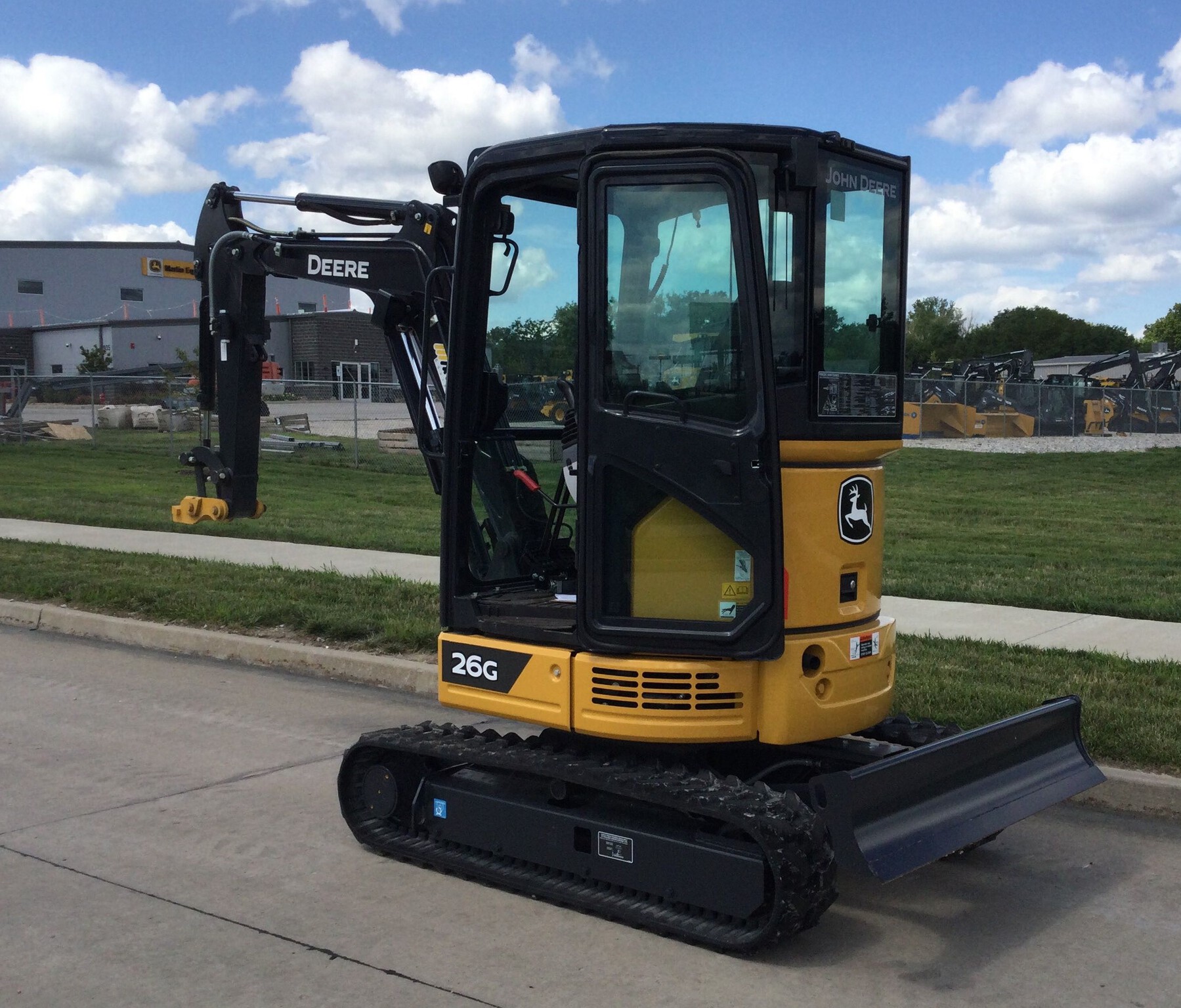 2023 John Deere 26G Image 4