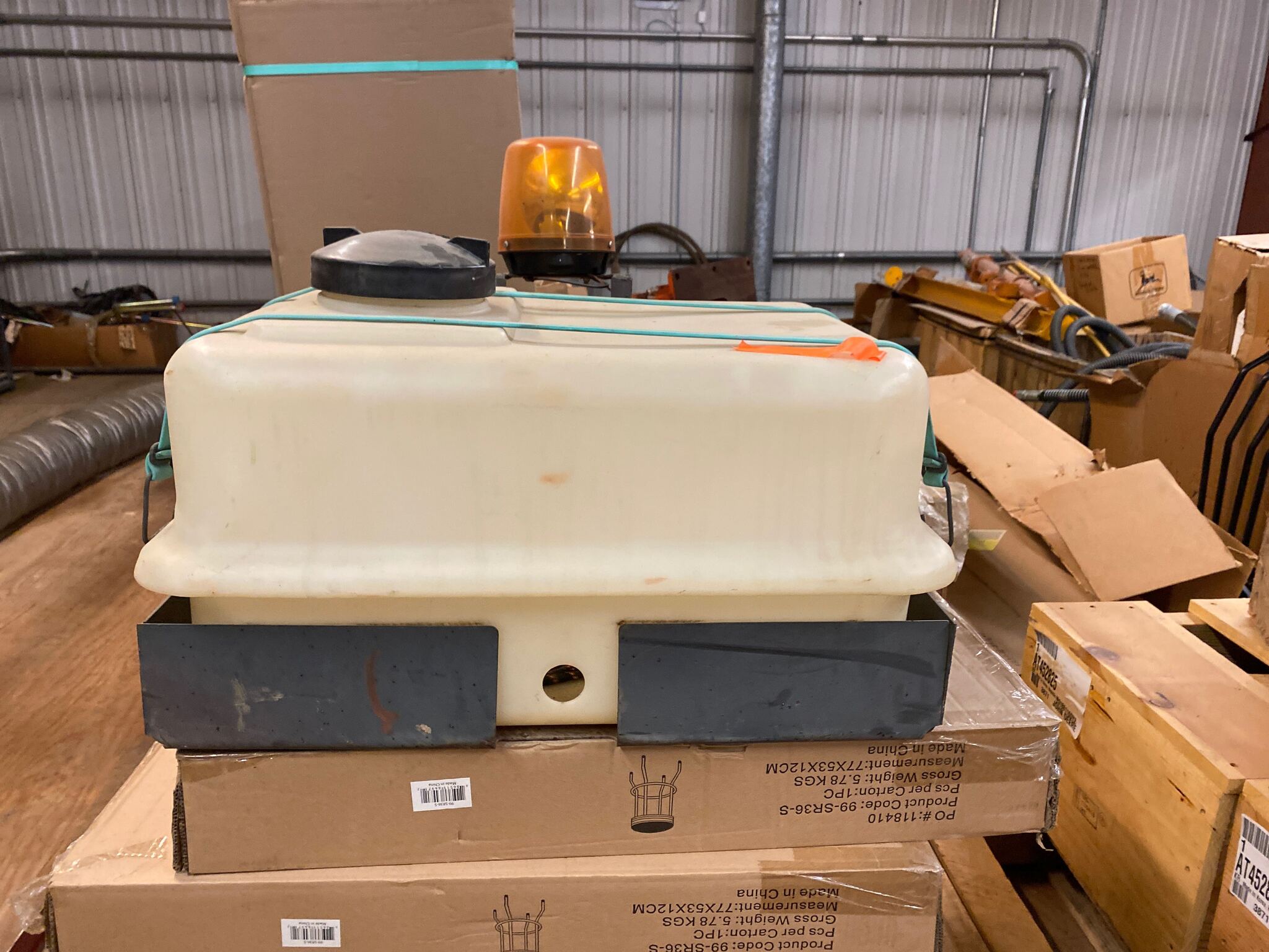 1998 Gehl TANK Image 2