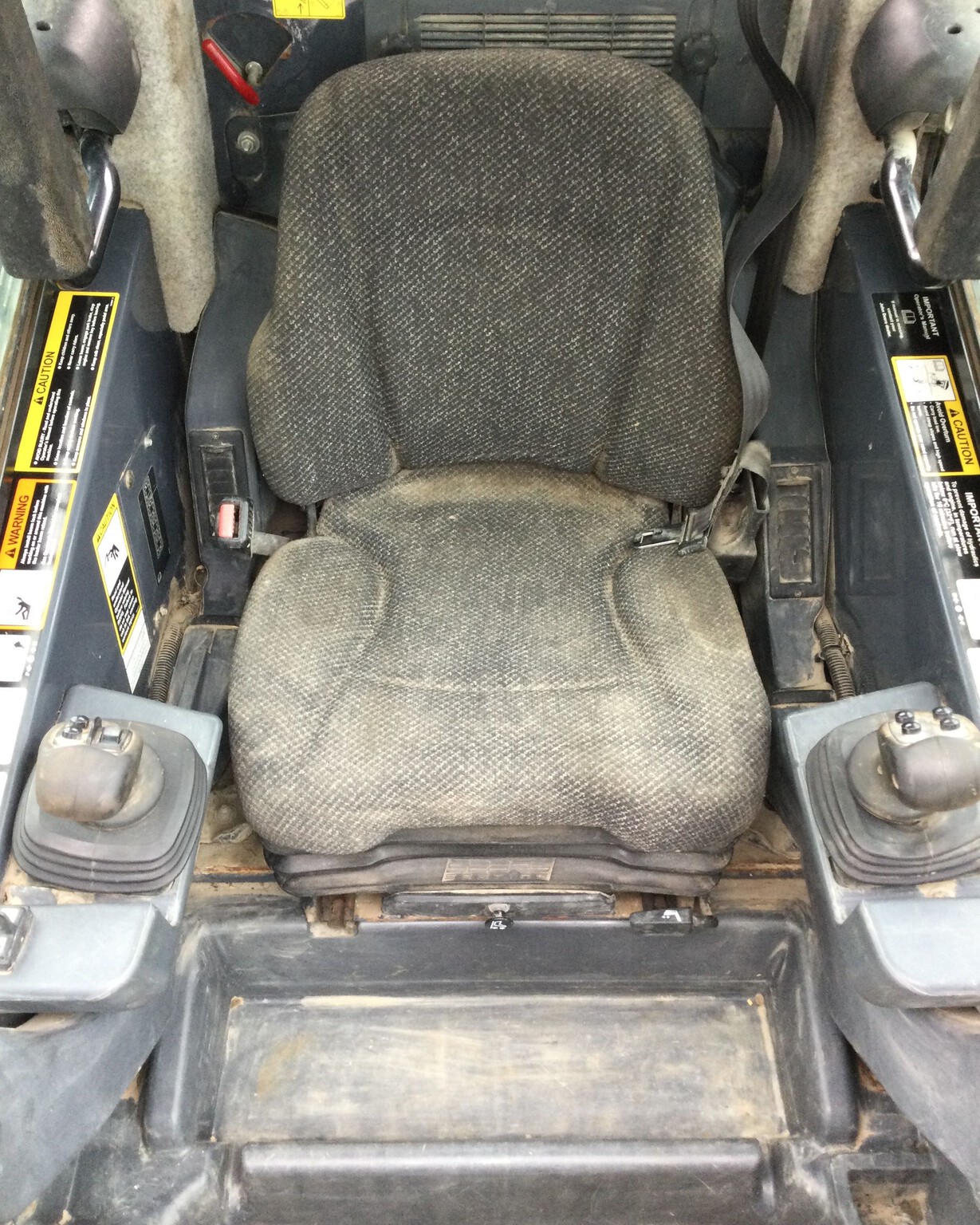 2015 John Deere 333E Image 11