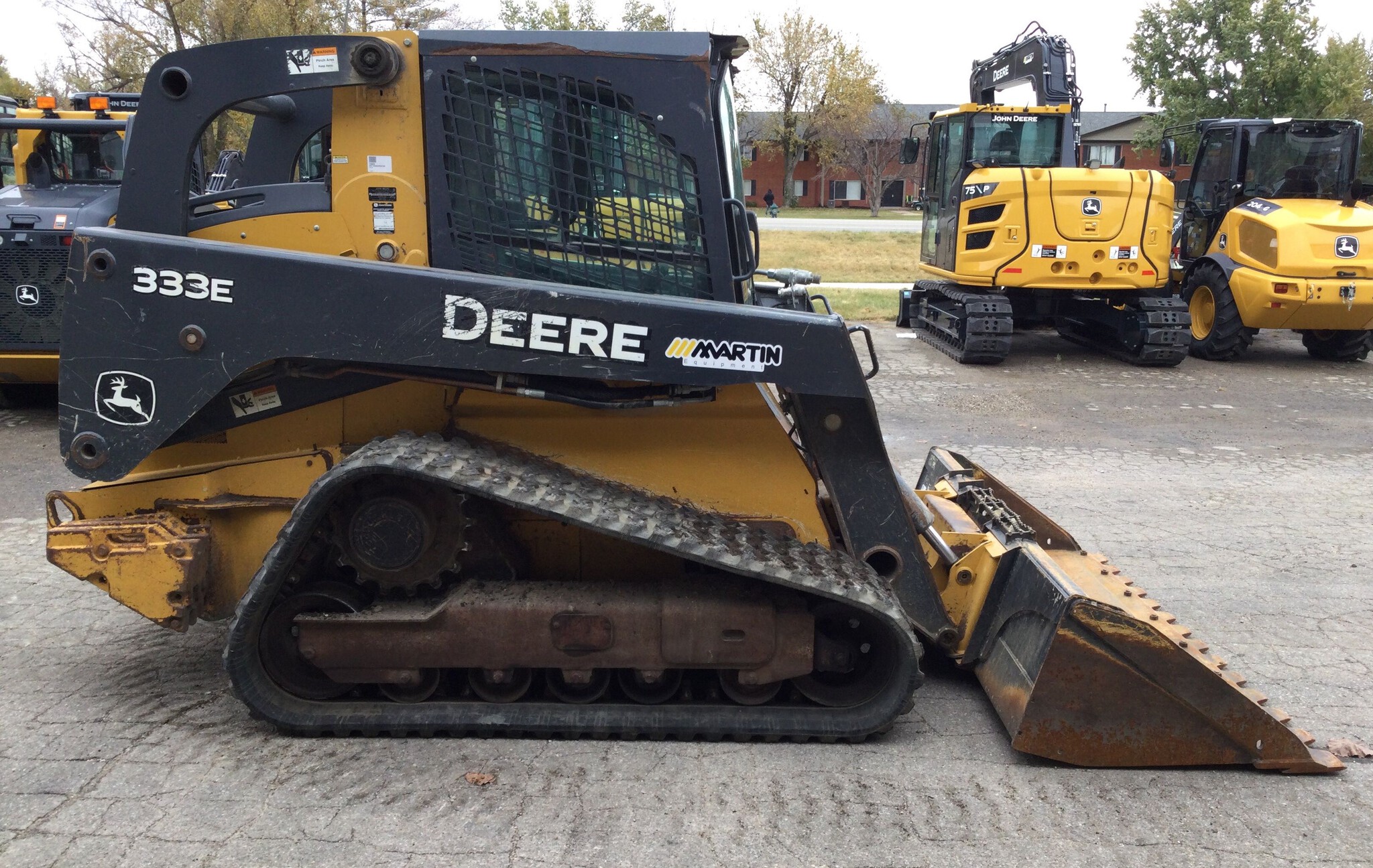 2015 John Deere 333E Image 6