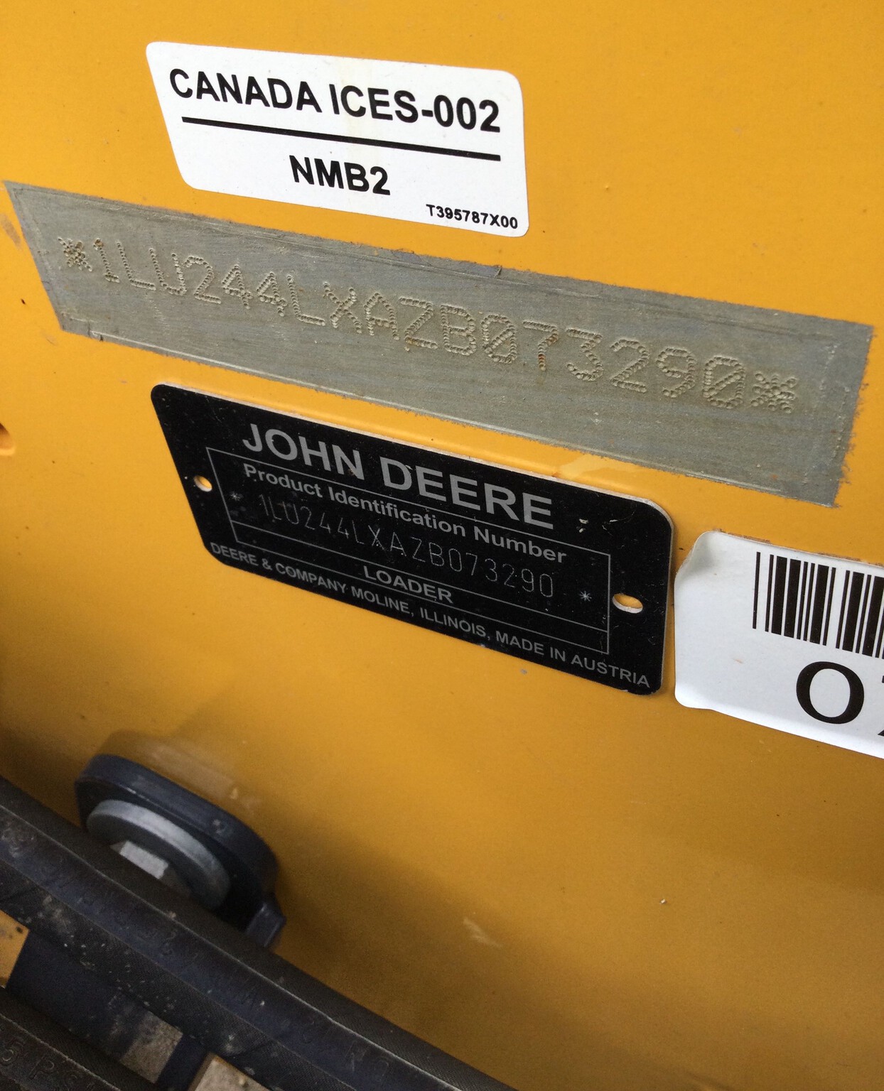 2023 John Deere 244L Image 11