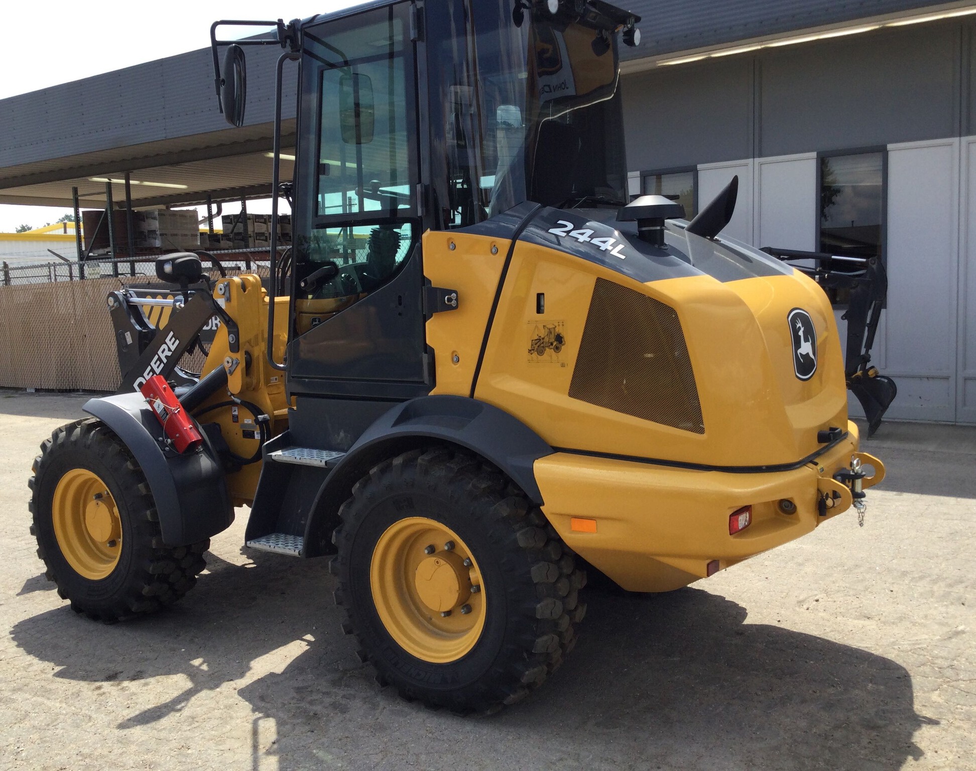 2023 John Deere 244L Image 6