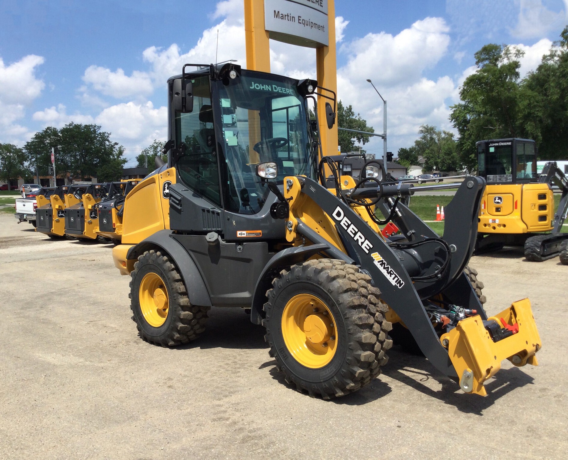 2023 John Deere 244L Image 2