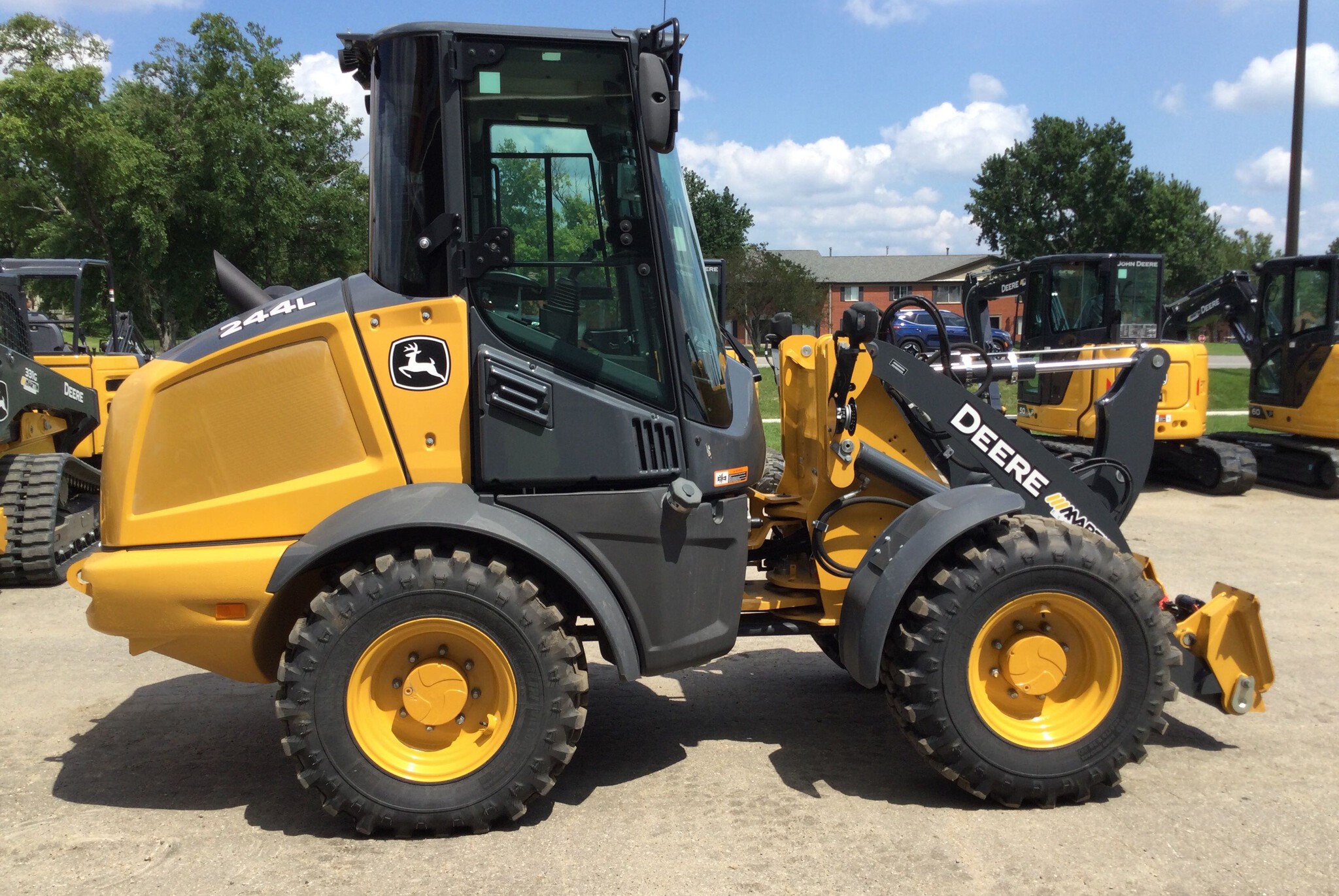 2023 John Deere 244L Image 1
