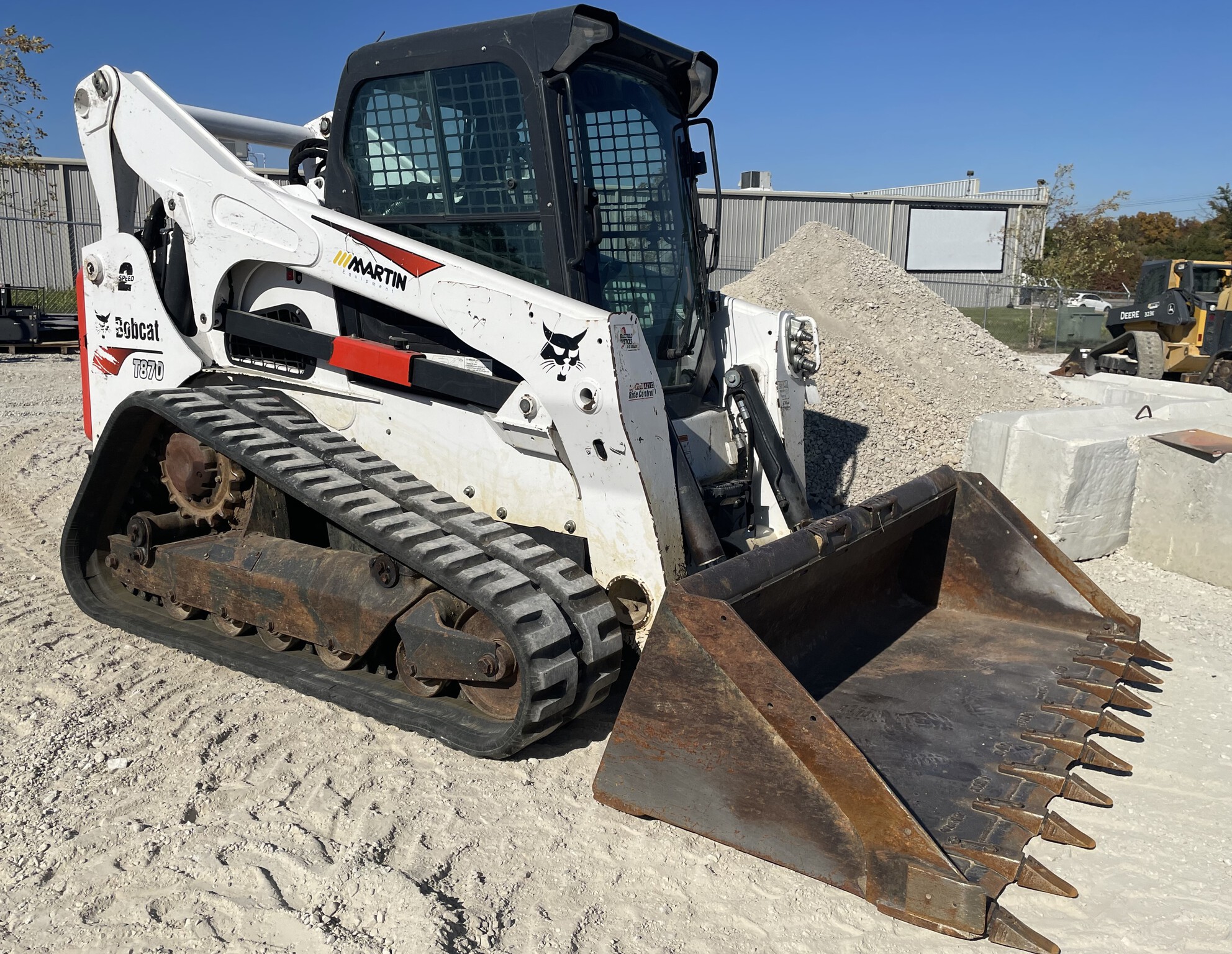 2021 Bobcat T870 Image 2