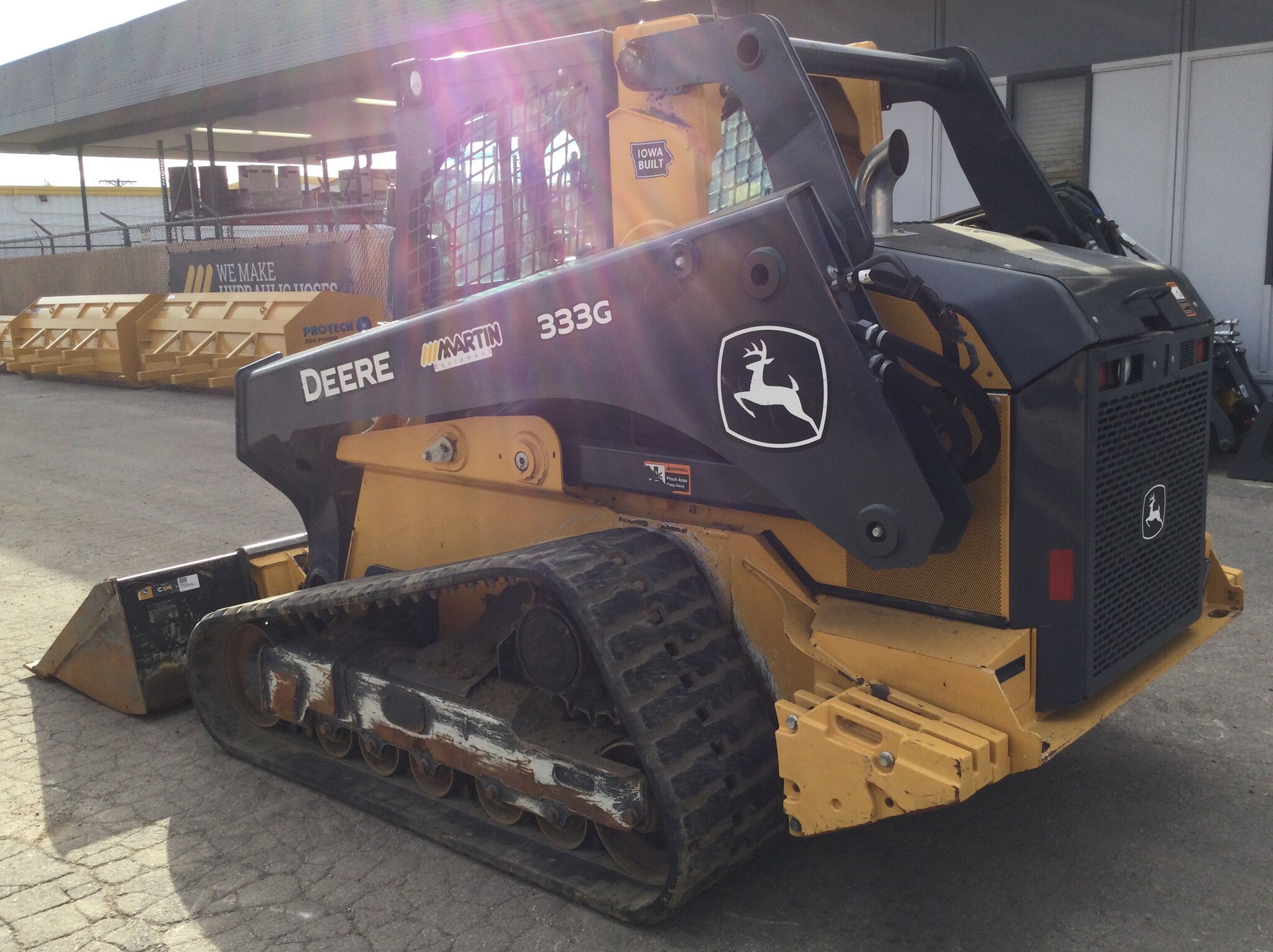 2022 John Deere 333G Image 3