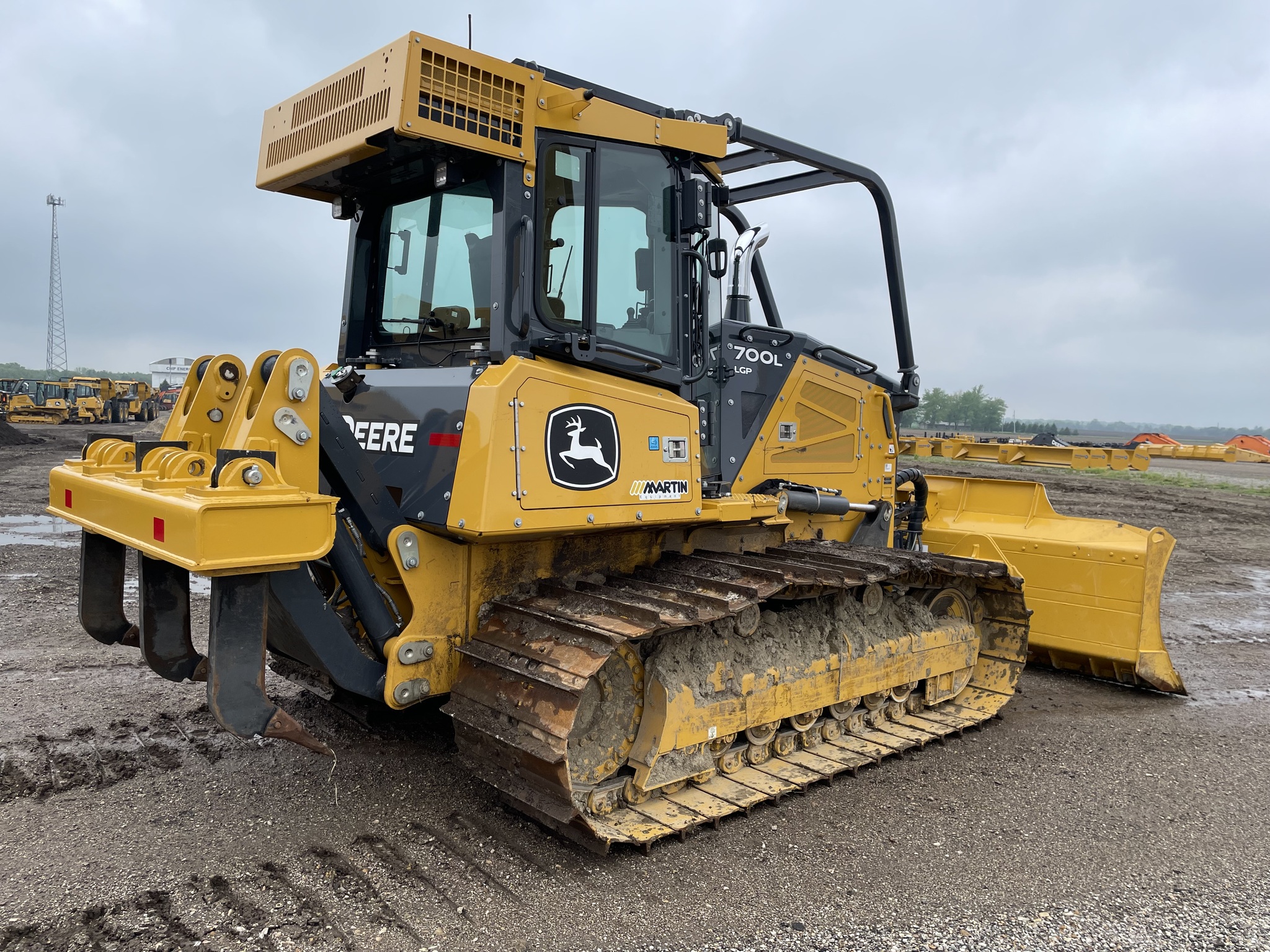 2022 John Deere 700L Image 6