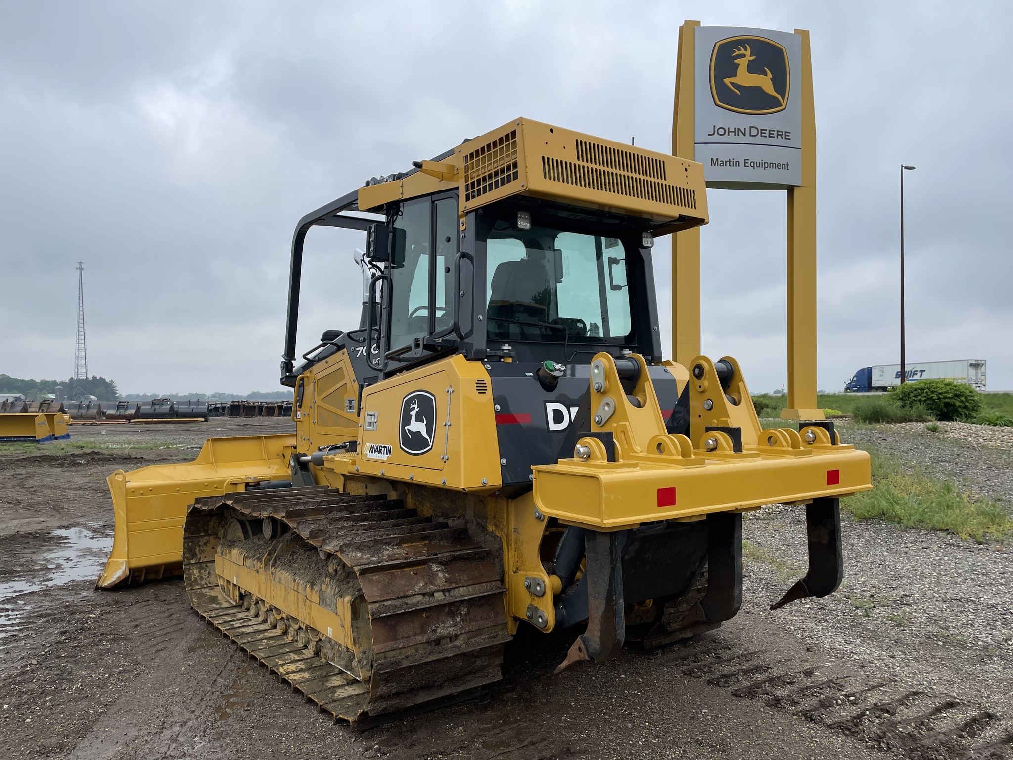 2022 John Deere 700L Image 5