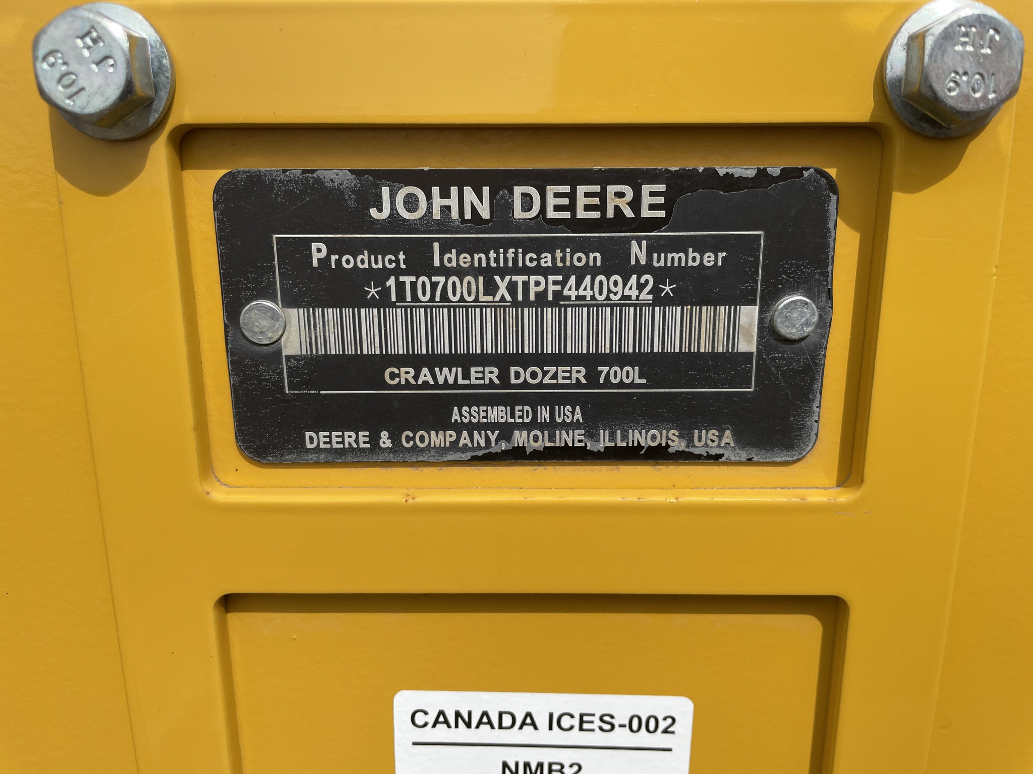 2023 John Deere 700L Image 8