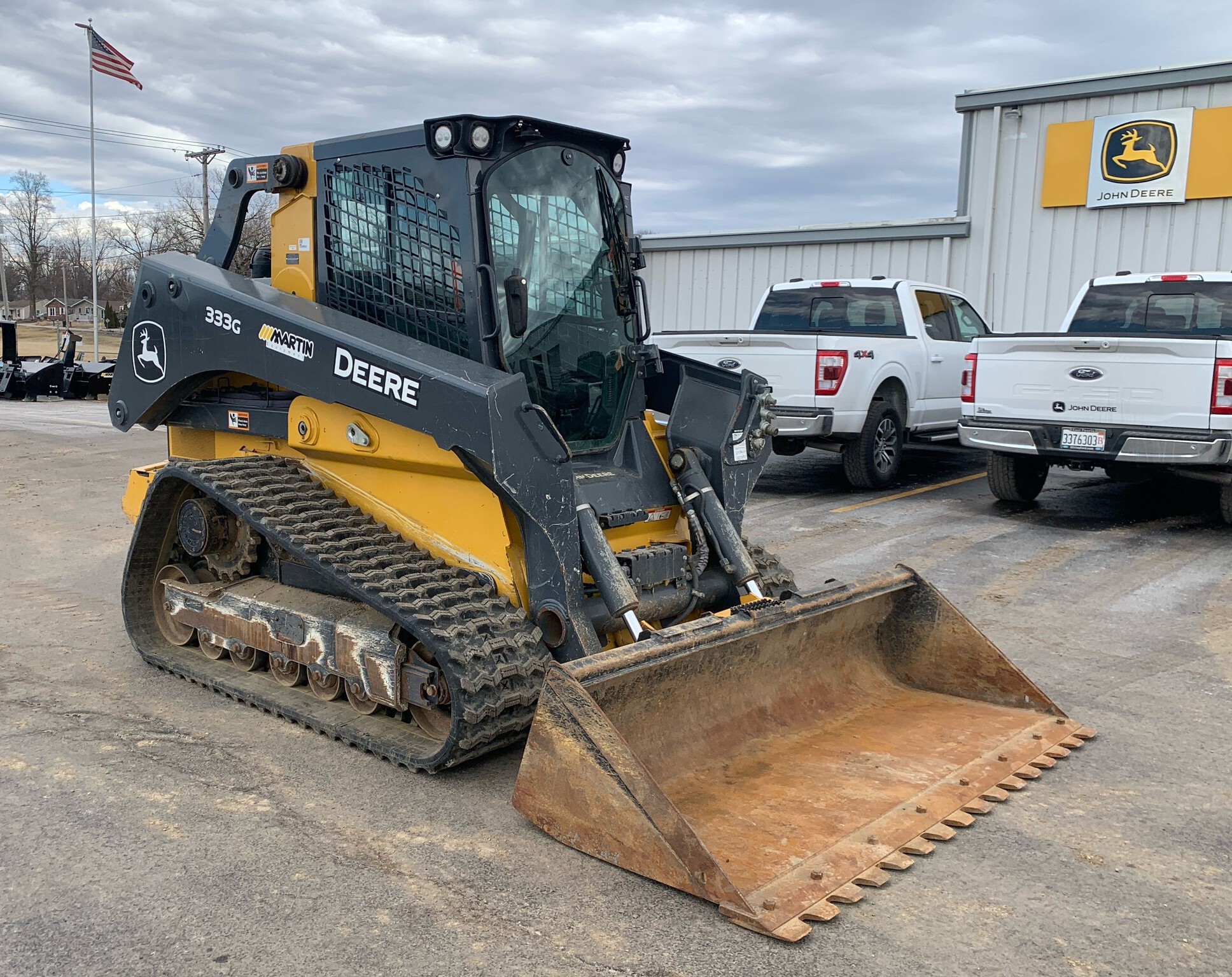 2021 John Deere 333G Image 1