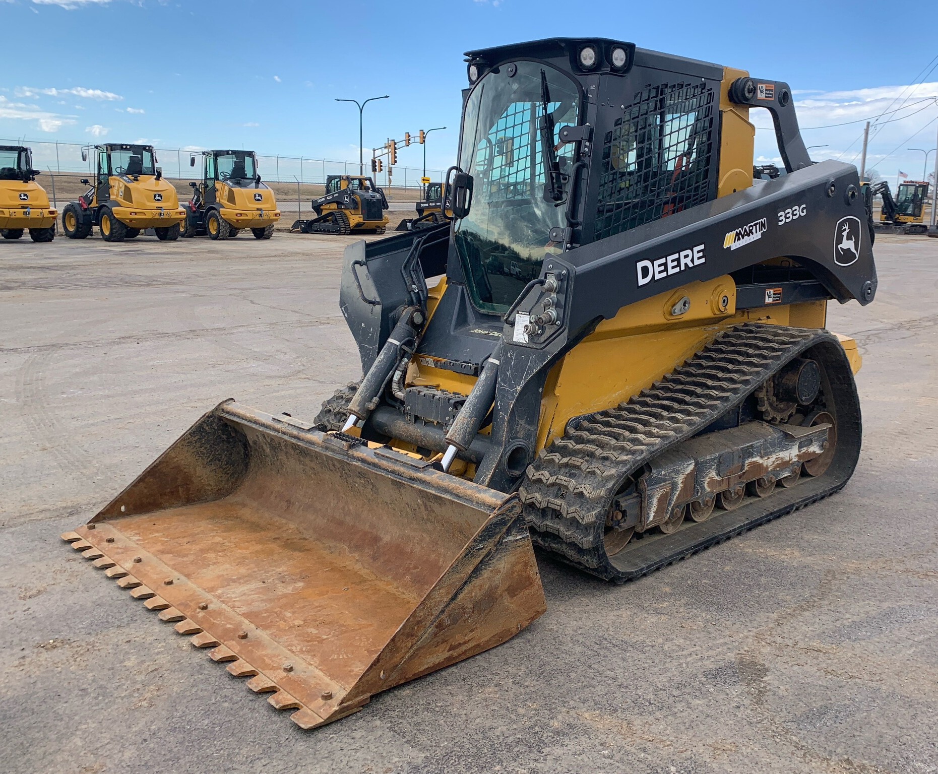 2021 John Deere 333G Image 4