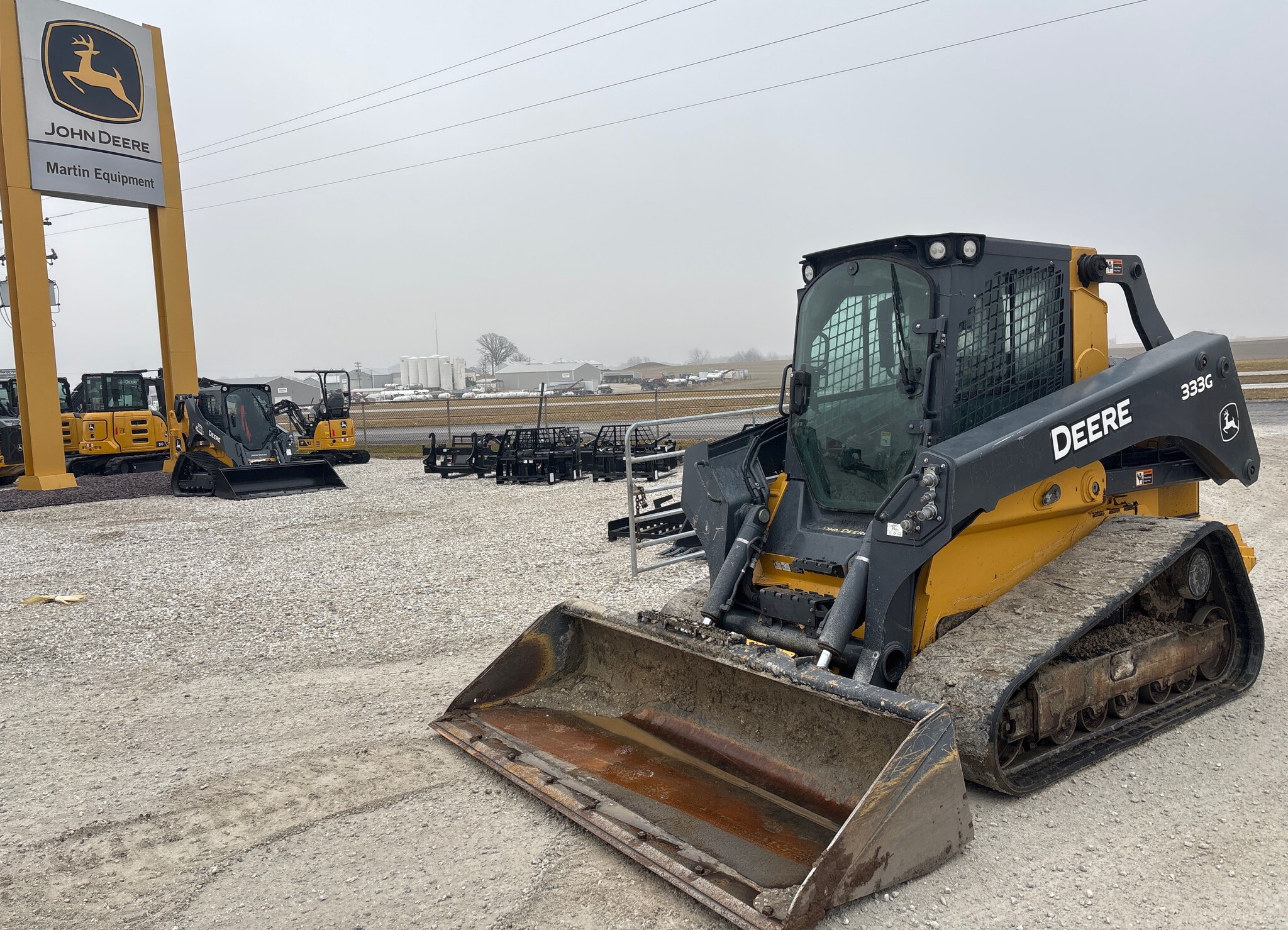 2017 John Deere 333G Image 4