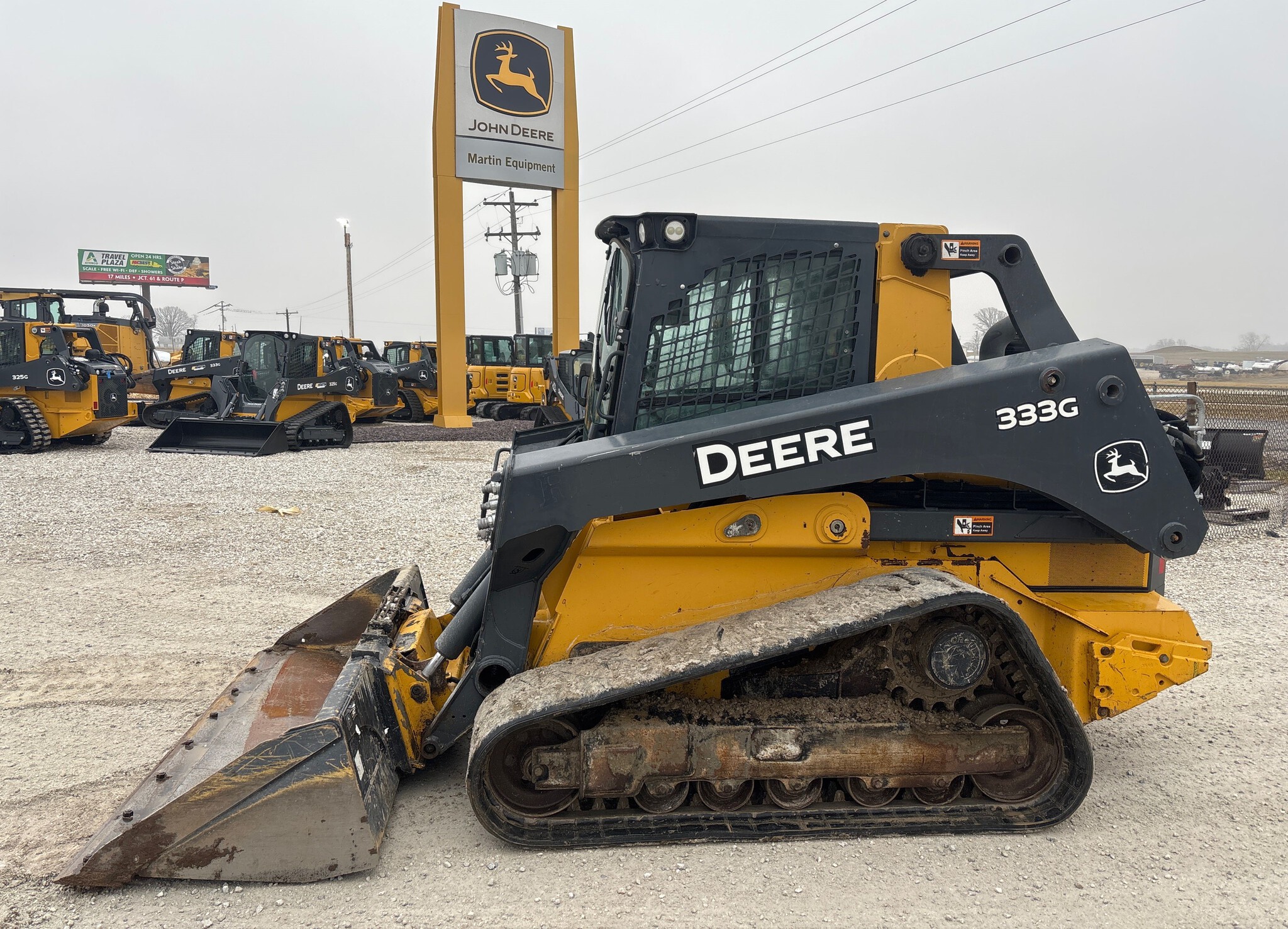 2017 John Deere 333G Image 2