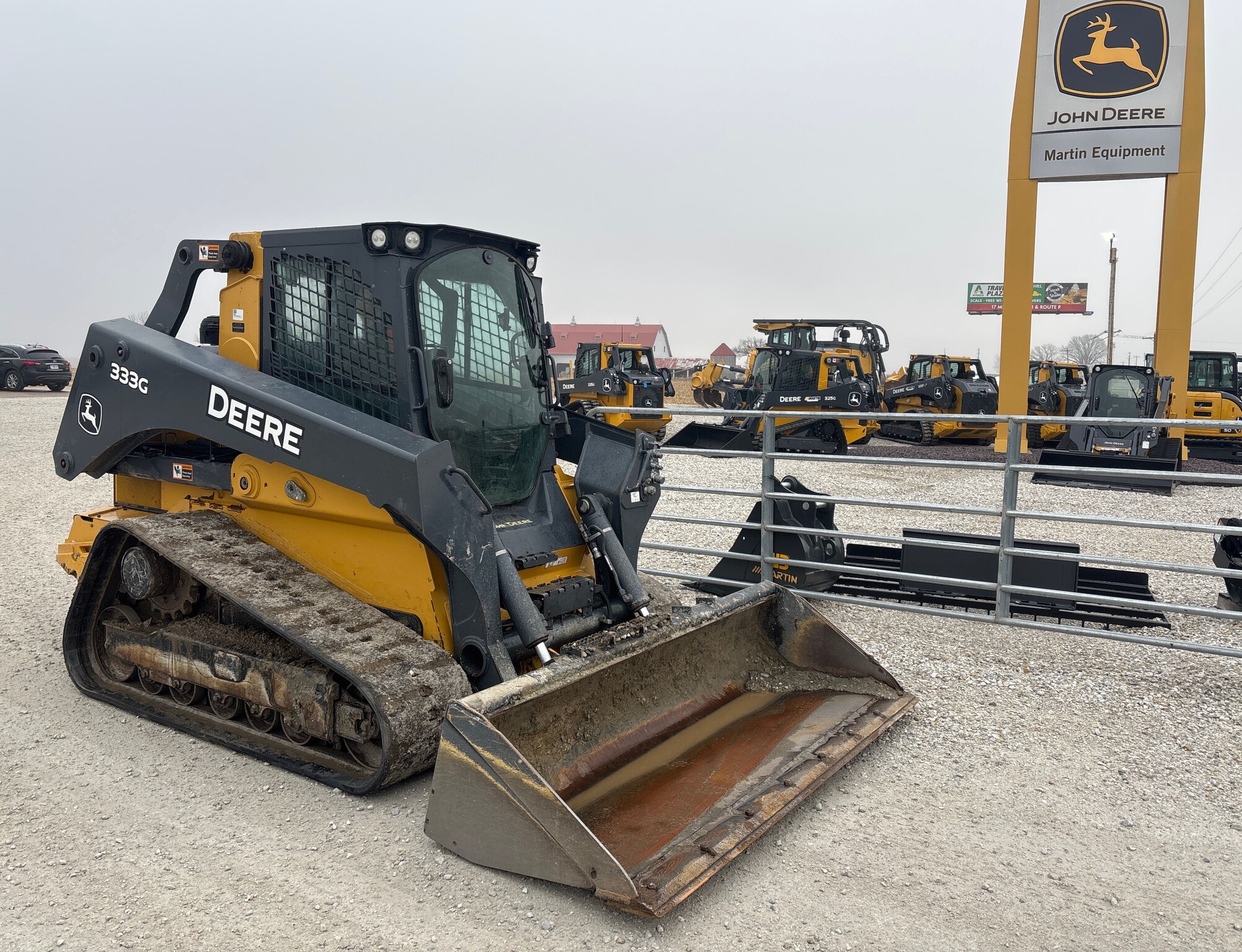 2017 John Deere 333G Image 3