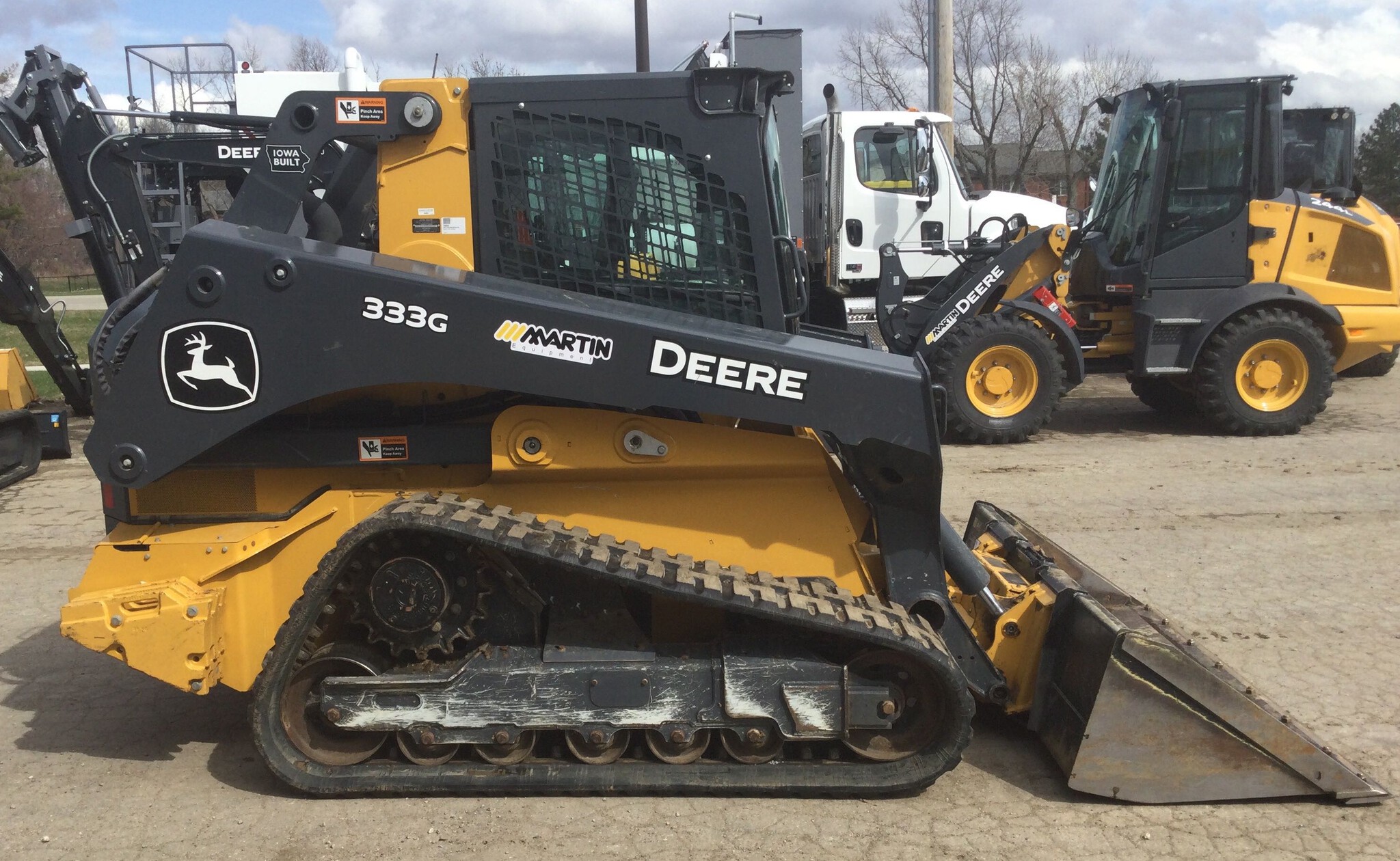 2022 John Deere 333G Image 1
