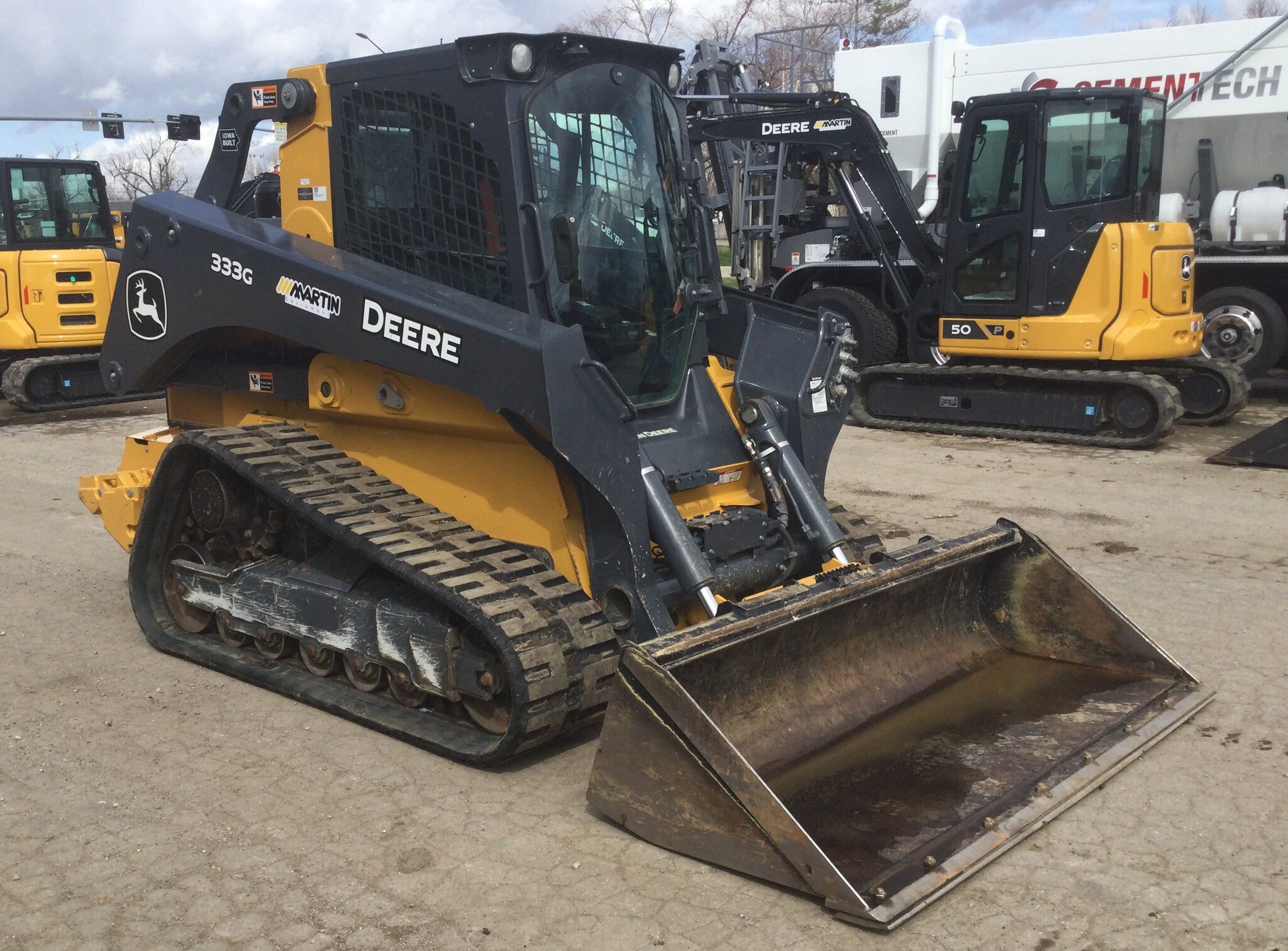 2022 John Deere 333G Image 2