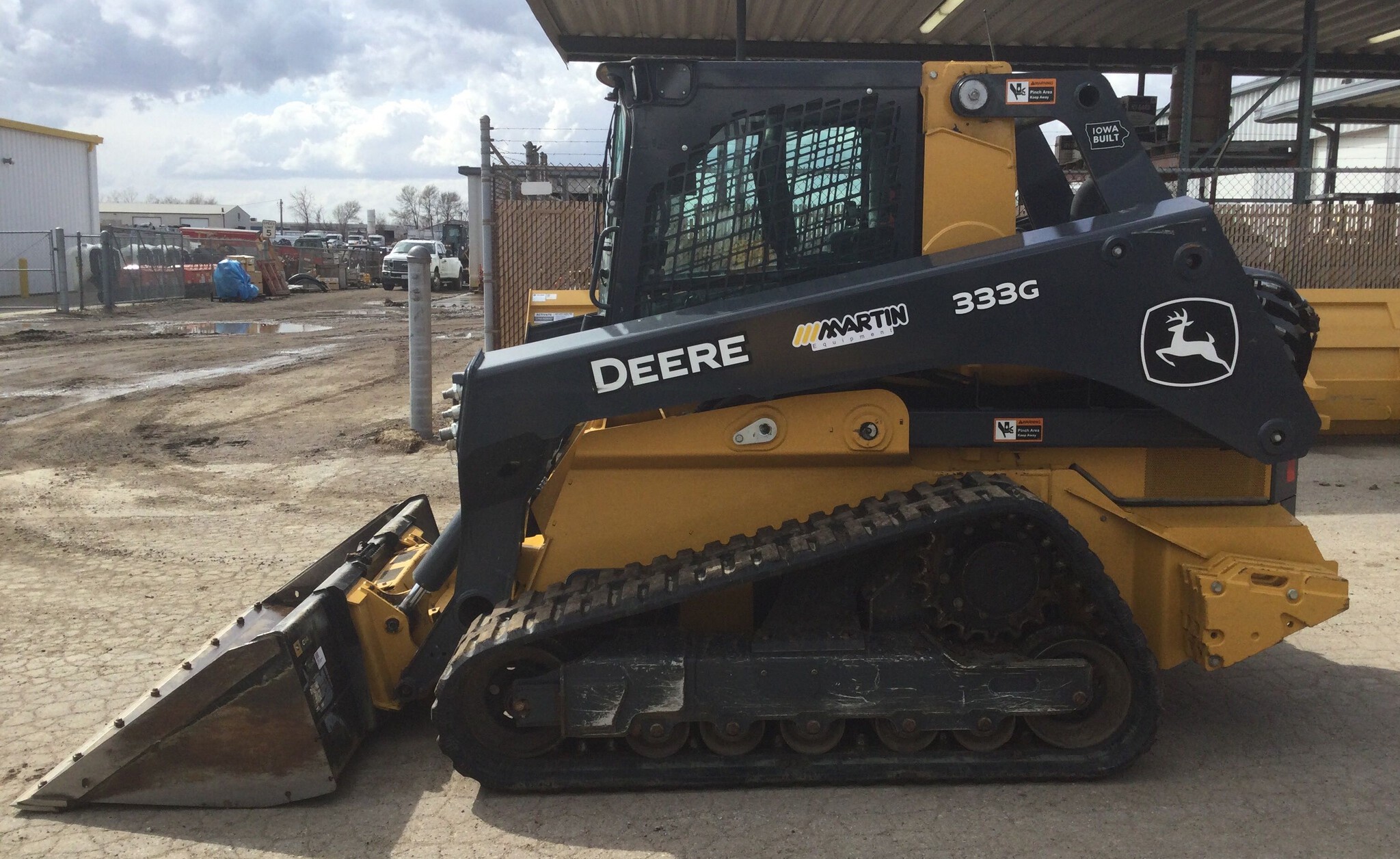 2022 John Deere 333G Image 3
