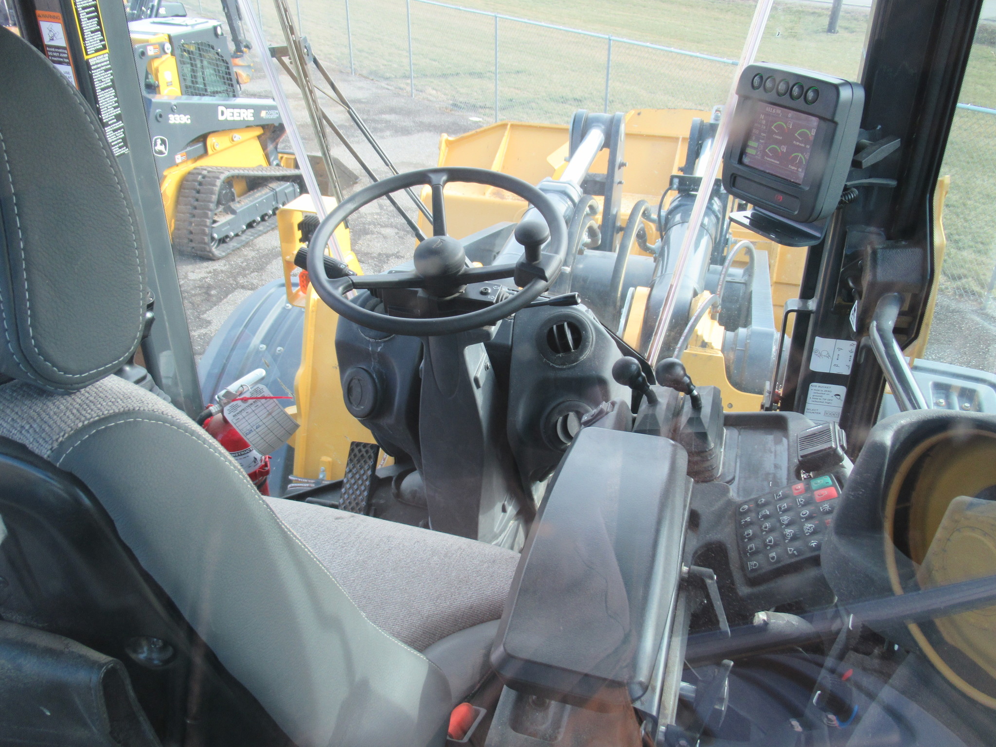 2018 John Deere 844K Image 7