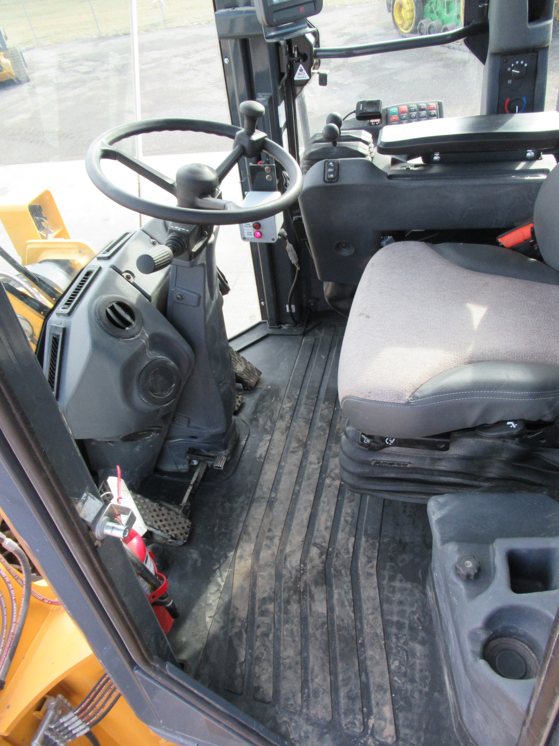 2018 John Deere 844K Image 13