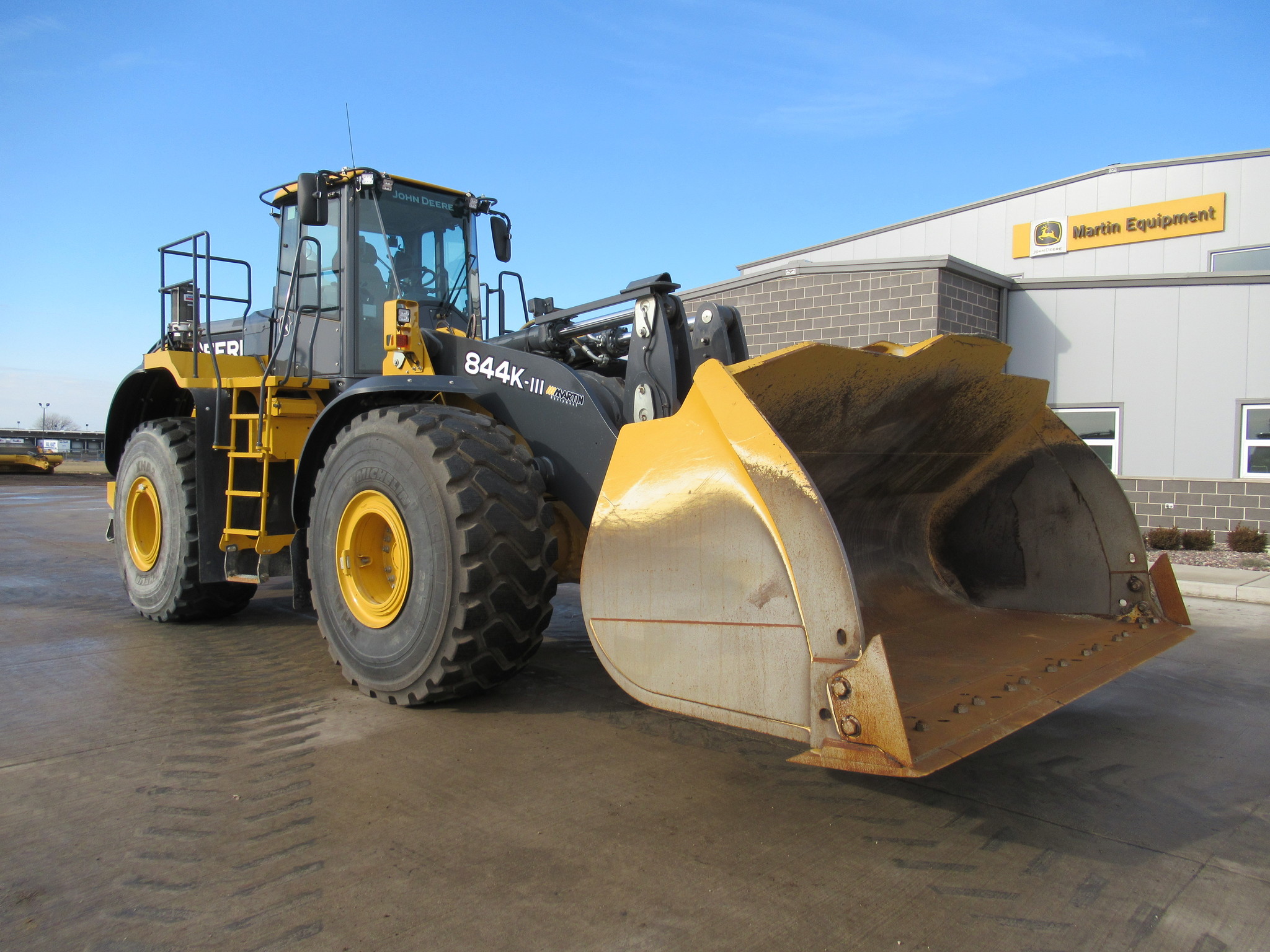 2018 John Deere 844K Image 2