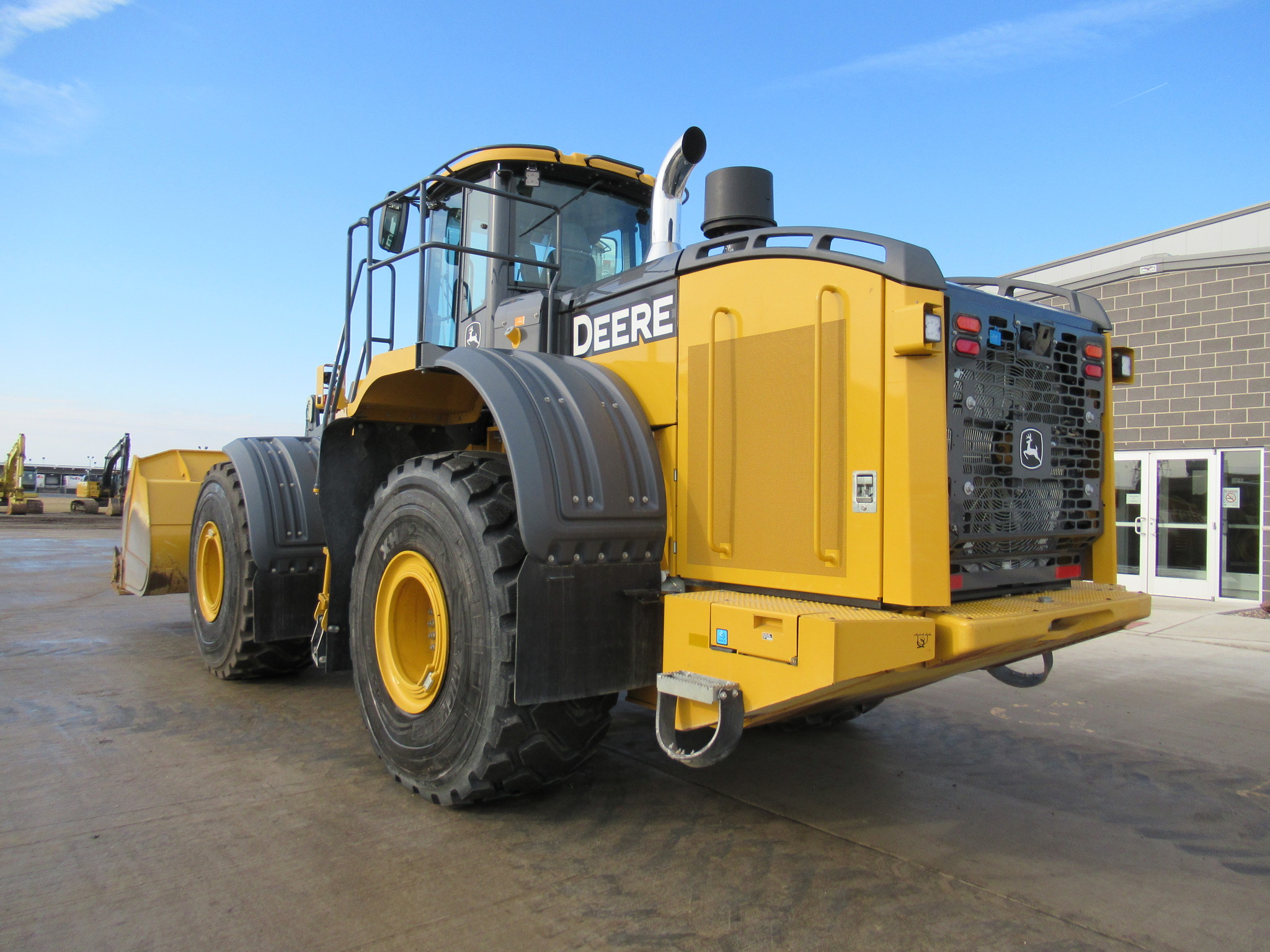 2018 John Deere 844K Image 16