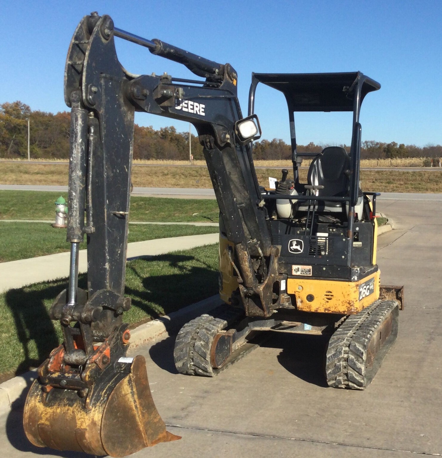 2016 John Deere 26G Image 5