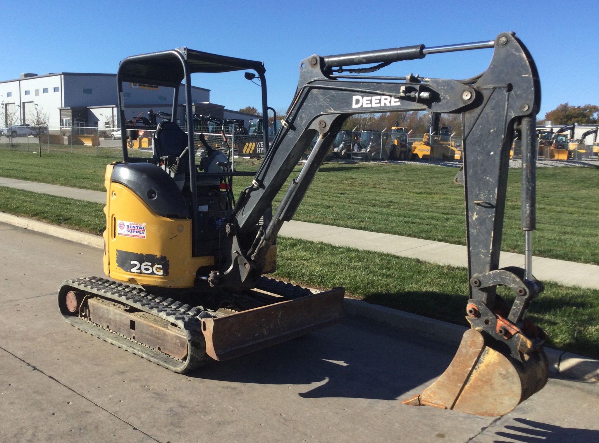 2016 John Deere 26G Image 2