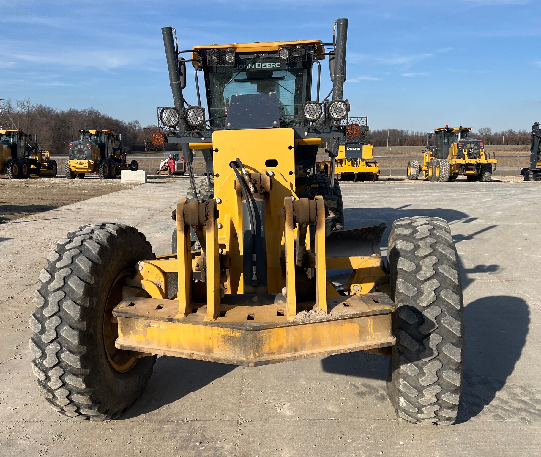 2017 John Deere 670G Image 8