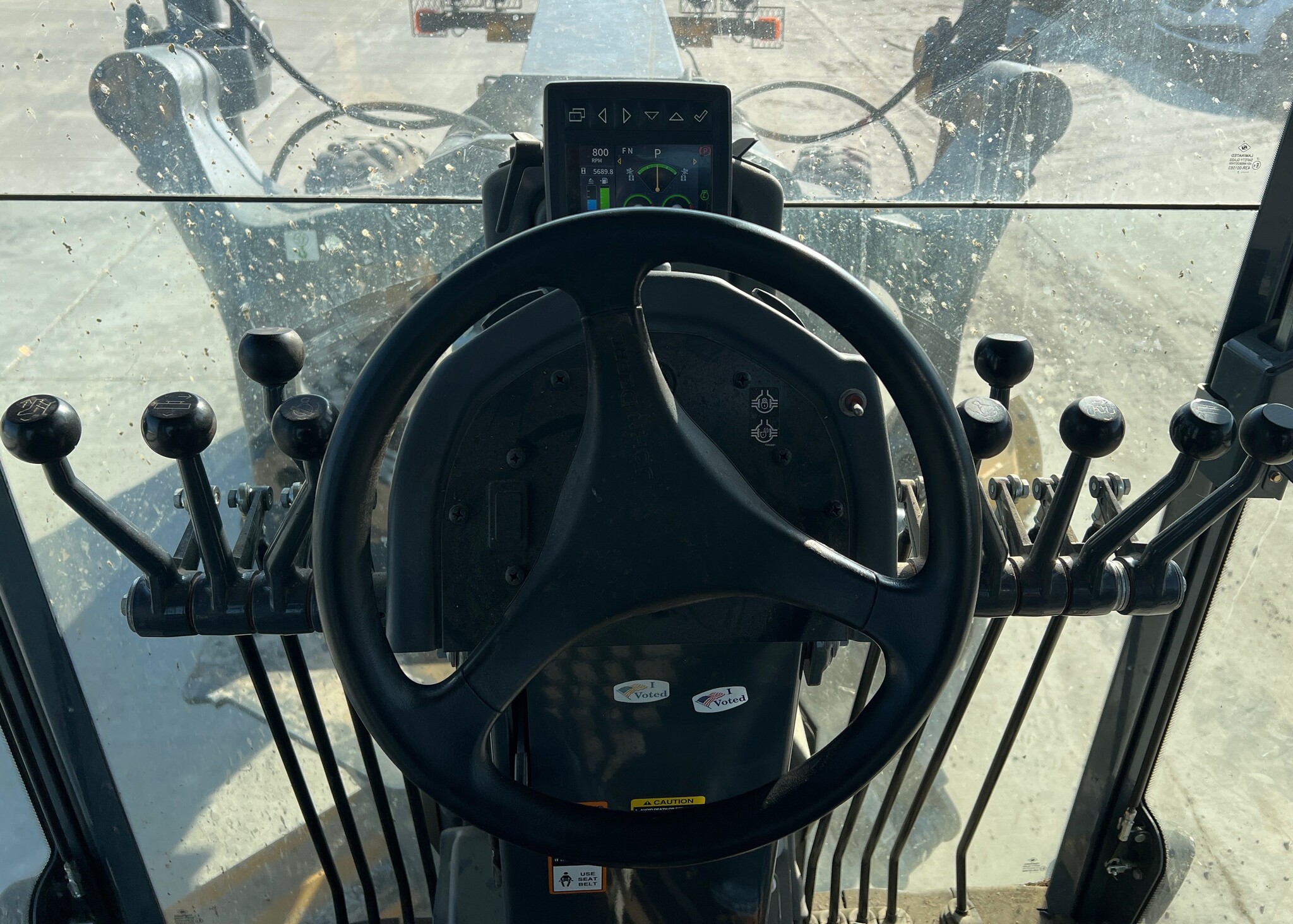 2017 John Deere 670G Image 9