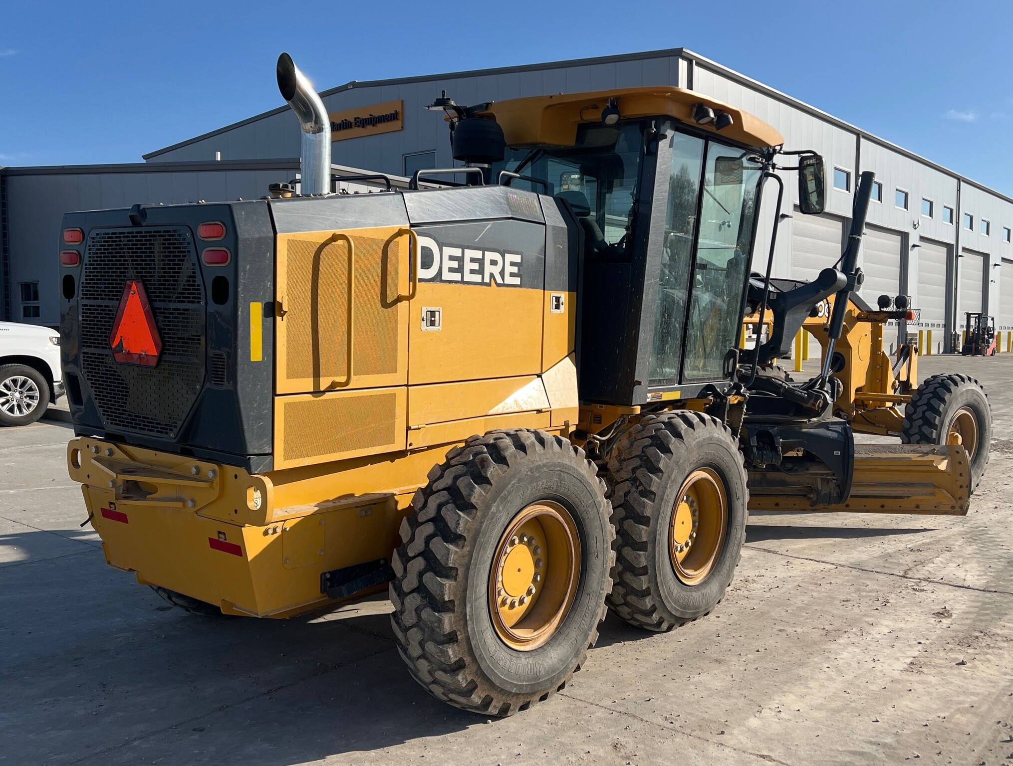 2017 John Deere 670G Image 5