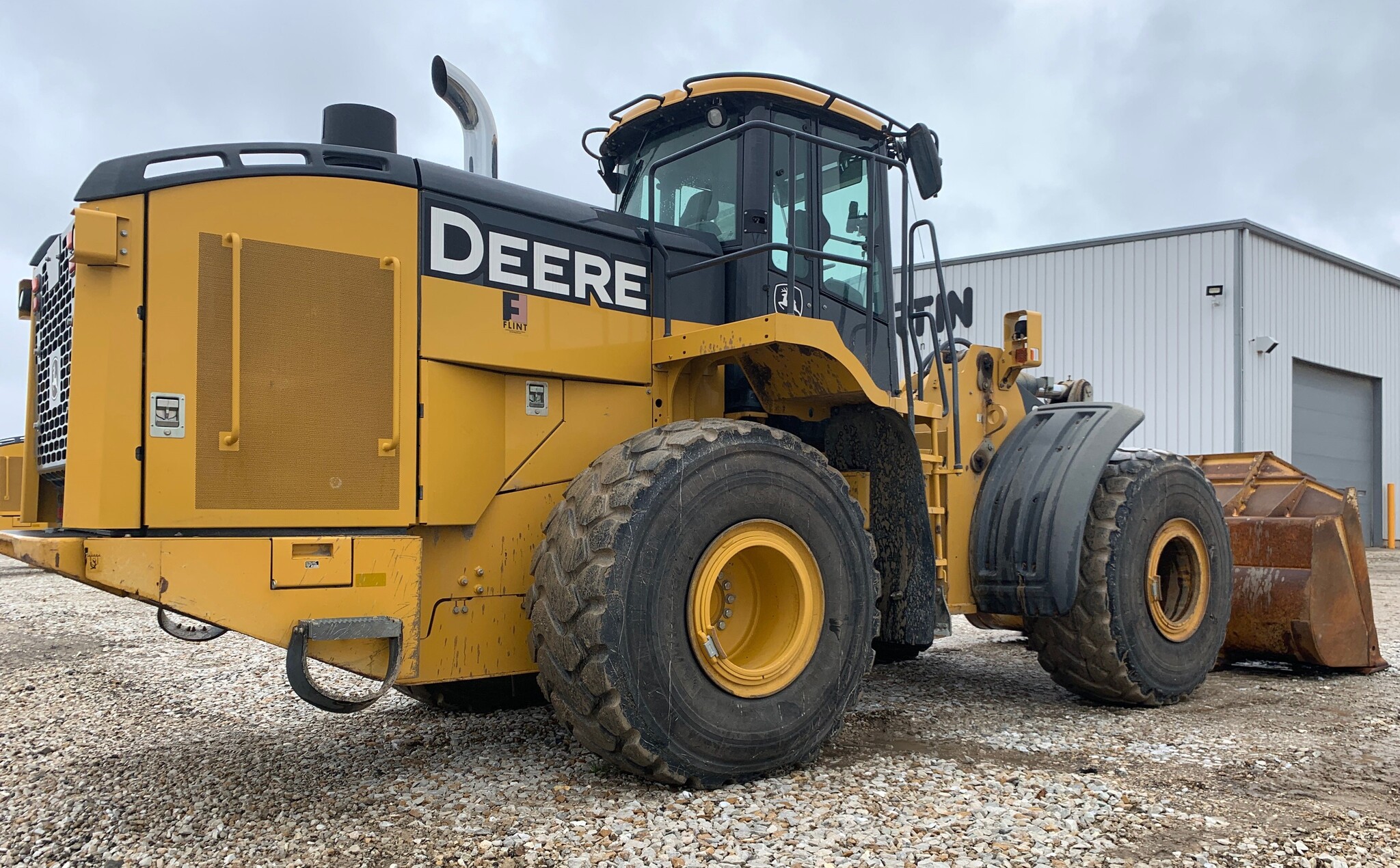 2019 John Deere 824K Image 4